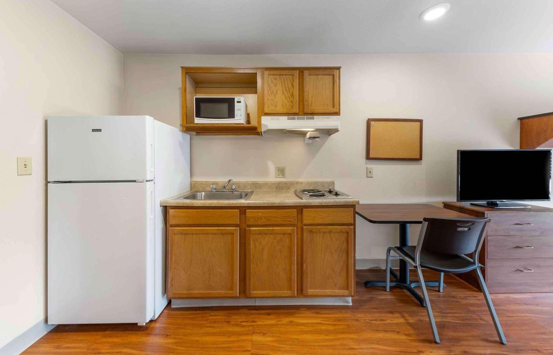 Extended Stay America Select Suites - Oklahoma City - Southeast photo 8