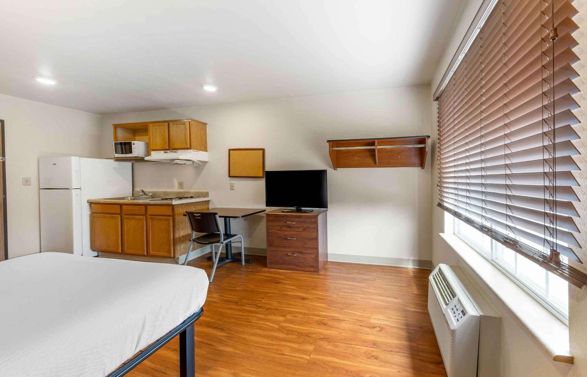 Extended Stay America Select Suites - Oklahoma City - Southeast photo 12