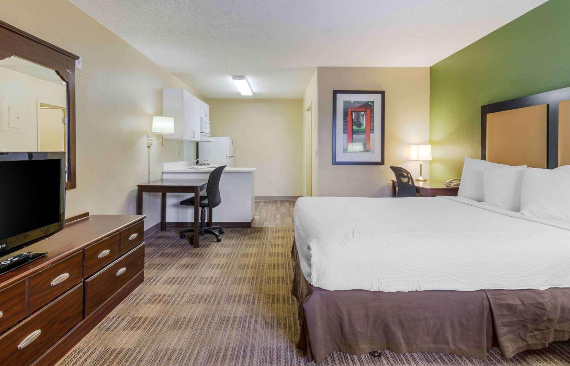 Extended Stay America Select Suites - Fayetteville - Owen Dr photo 9