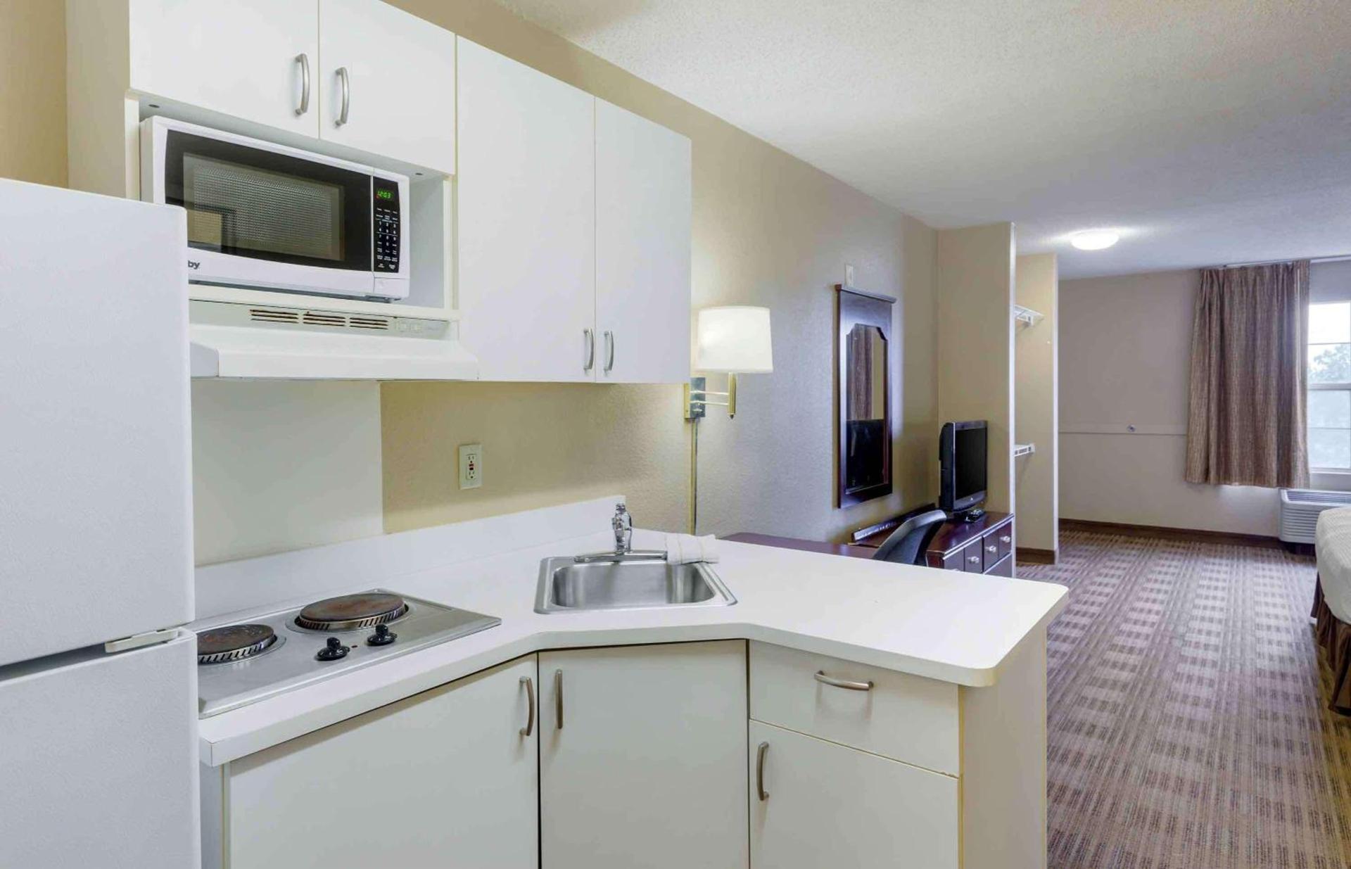 Extended Stay America Select Suites - Fayetteville - Owen Dr photo 19
