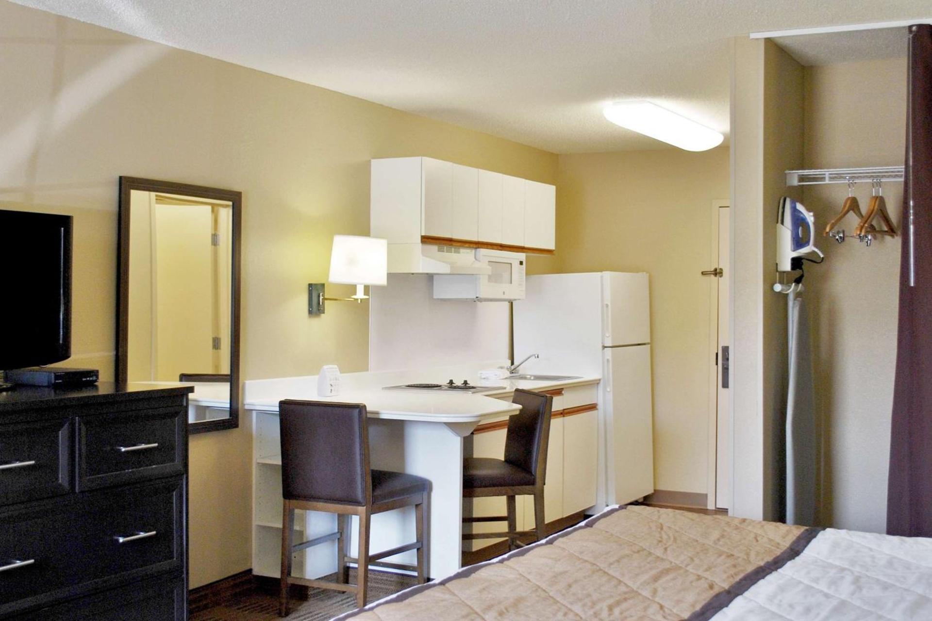 Extended Stay America Suites - Atlanta - Marietta - Powers Ferry Rd photo 15