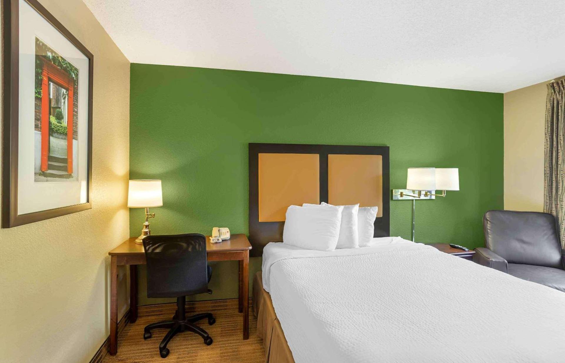 Suburban Studios Exton - Philadelphia Great Valley photo 9