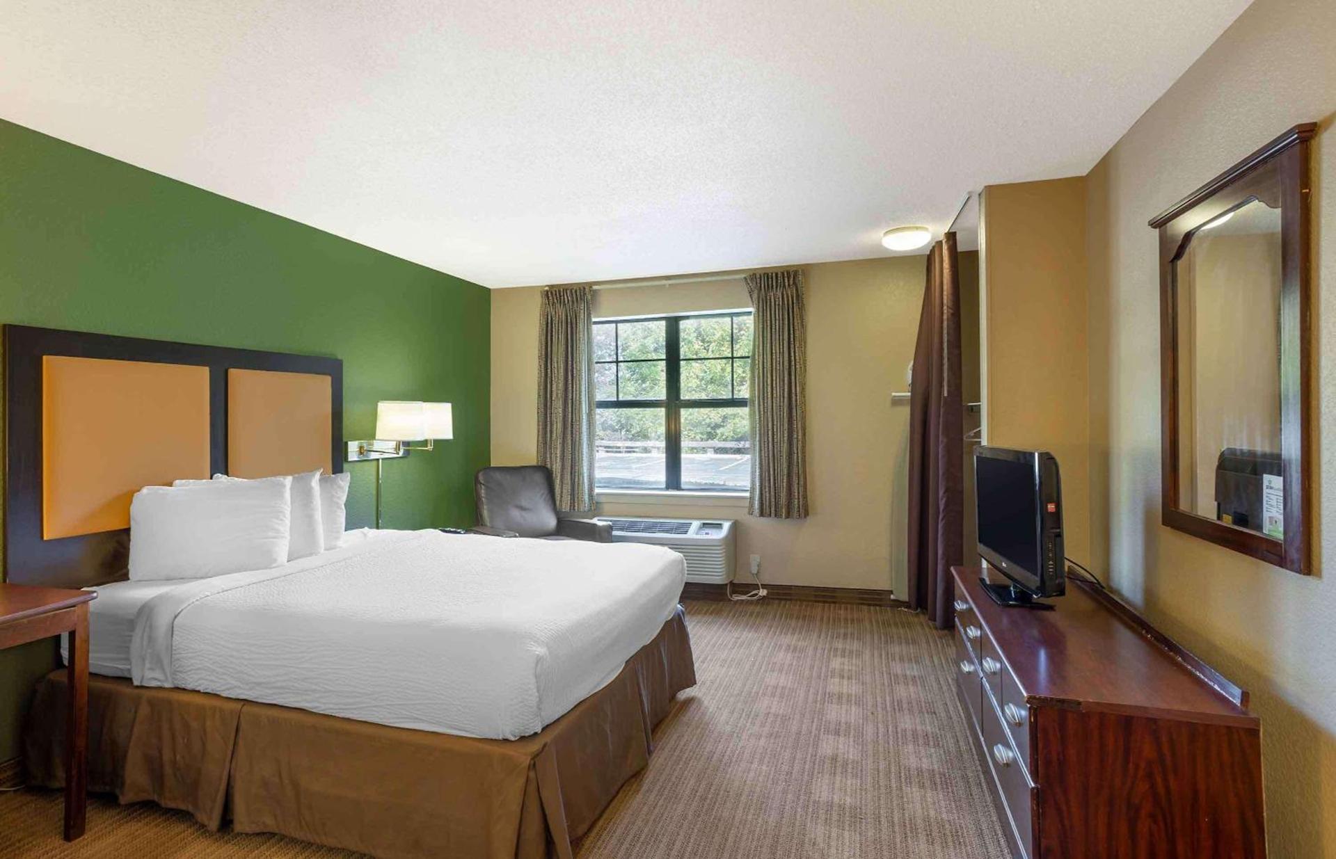 Suburban Studios Exton - Philadelphia Great Valley photo 10