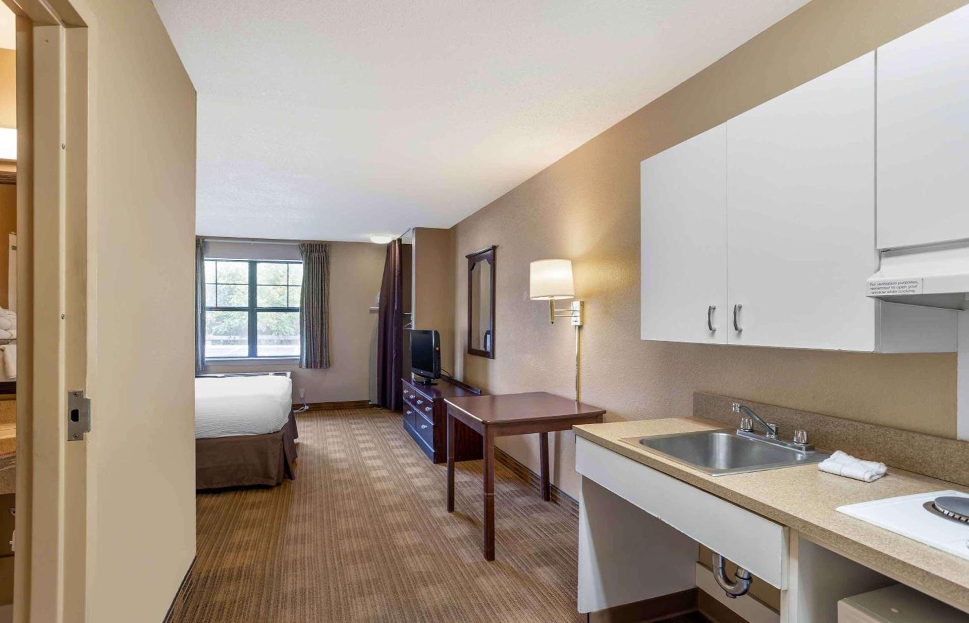 Suburban Studios Exton - Philadelphia Great Valley photo 16
