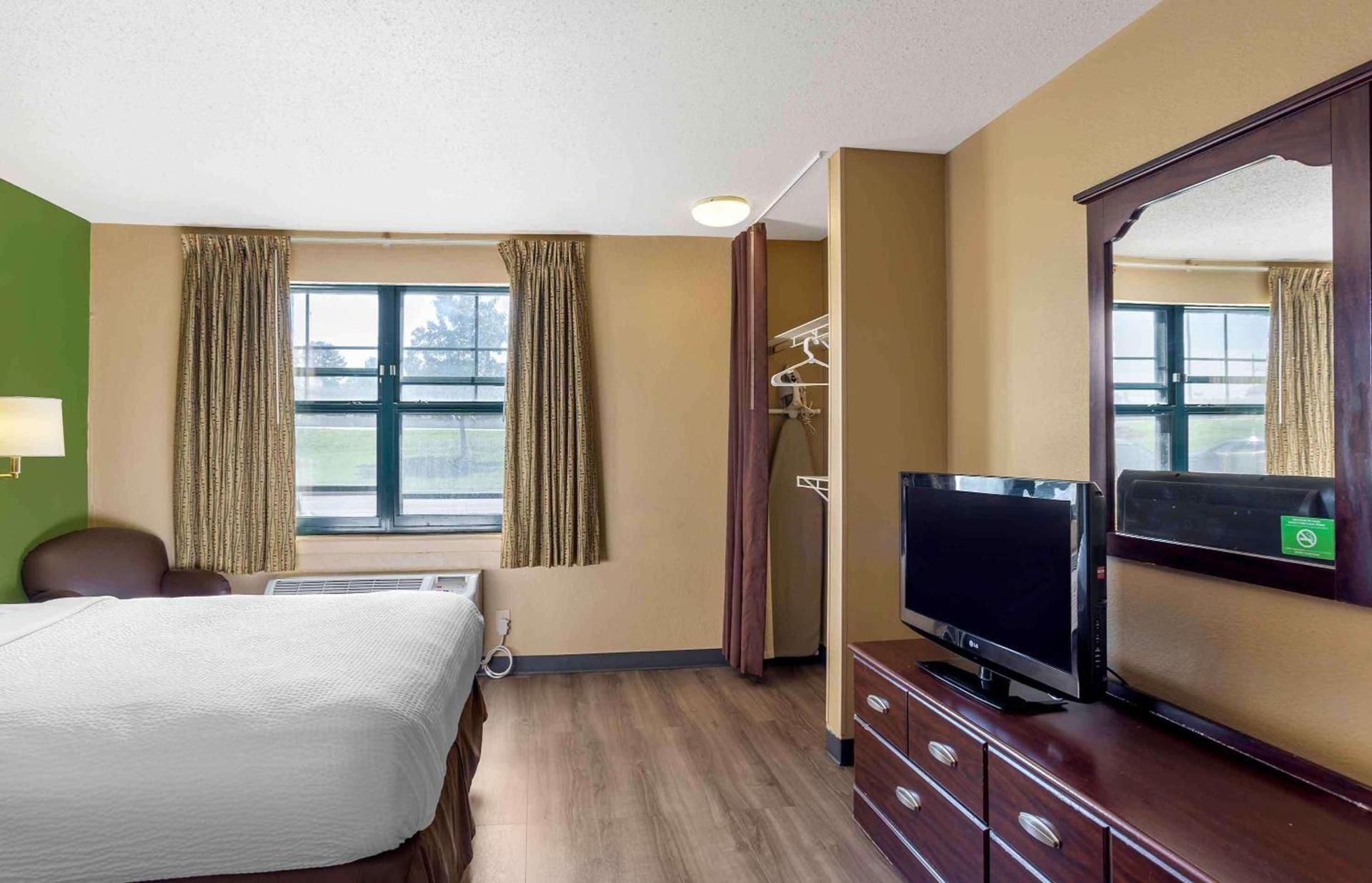 Suburban Studios Exton - Philadelphia Great Valley photo 22