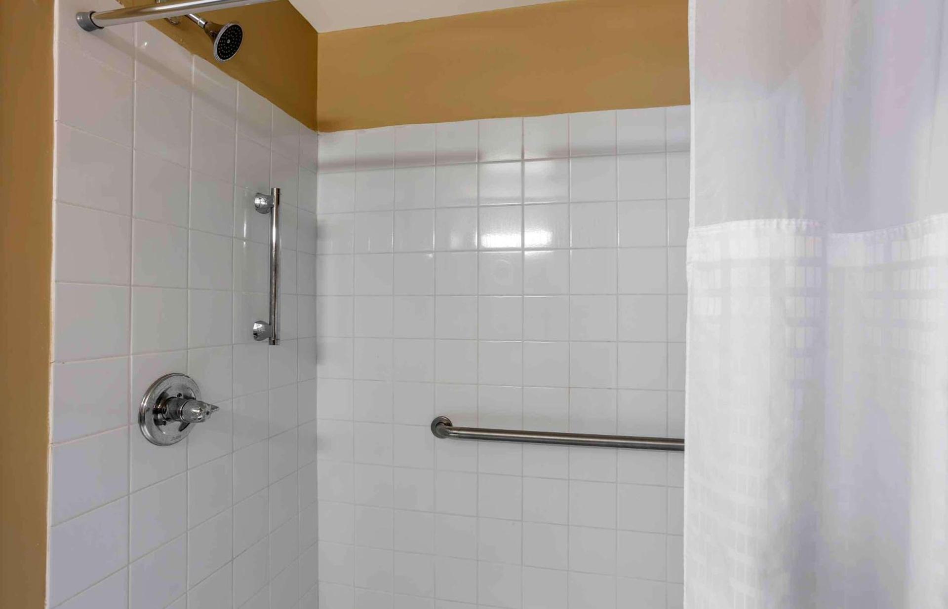 Suburban Studios Exton - Philadelphia Great Valley photo 37