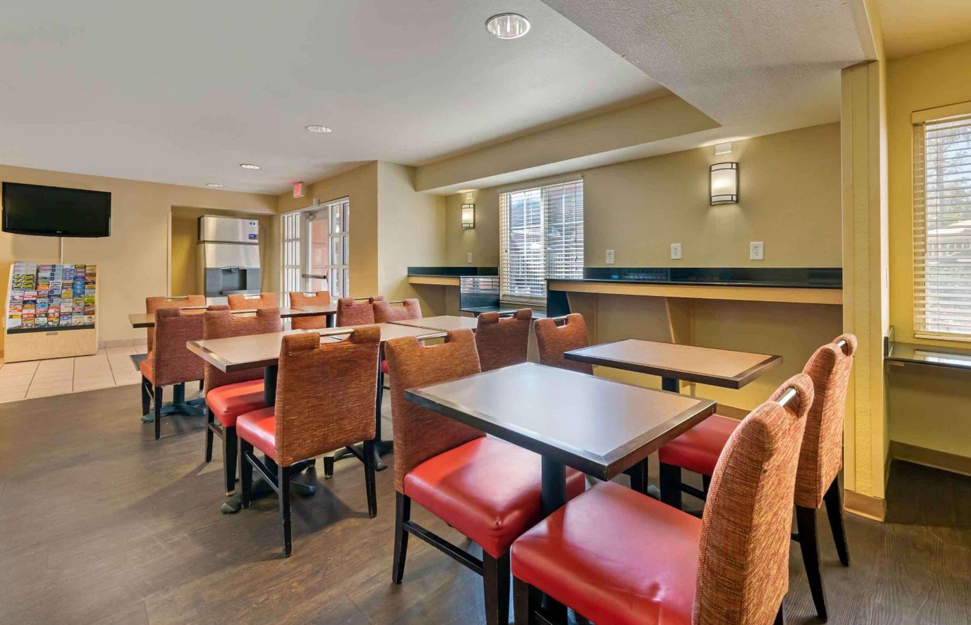 Extended Stay America Suites - Orlando - Convention Center - Universal Blvd photo 8