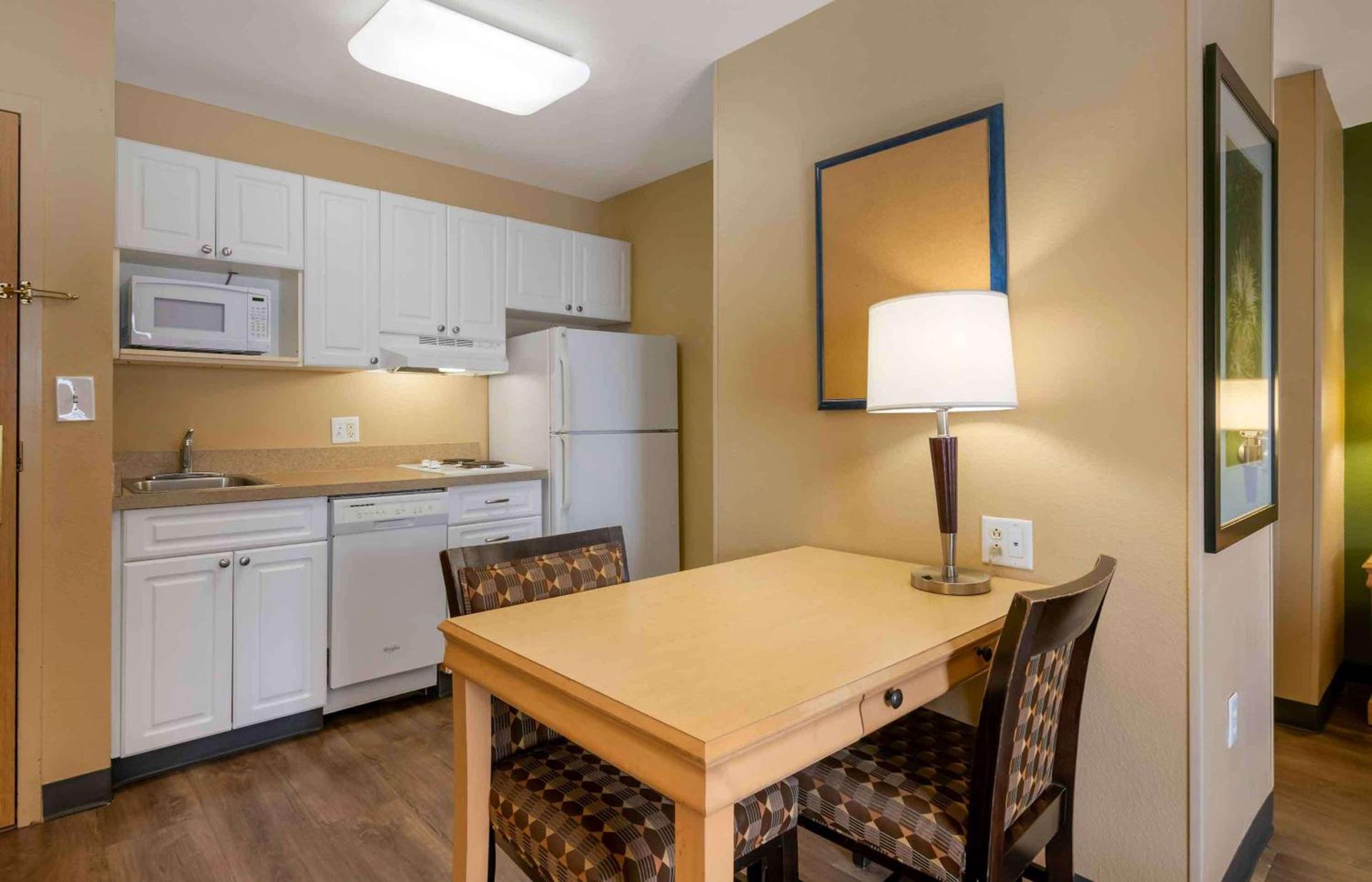 Extended Stay America Suites - Orlando - Convention Center - Universal Blvd photo 14