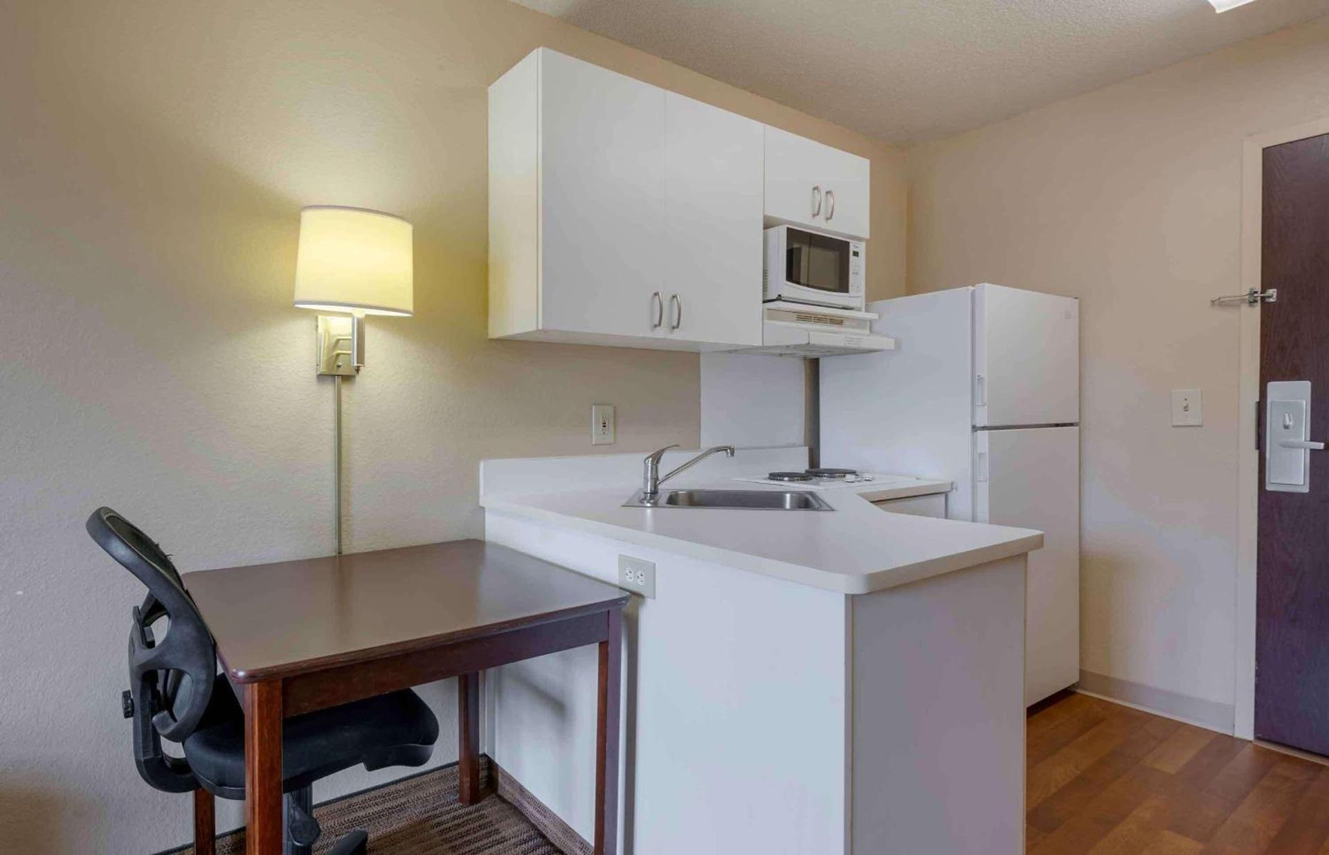 Extended Stay America Suites - Orlando - Lake Mary - 1036 Greenwood Blvd photo 14