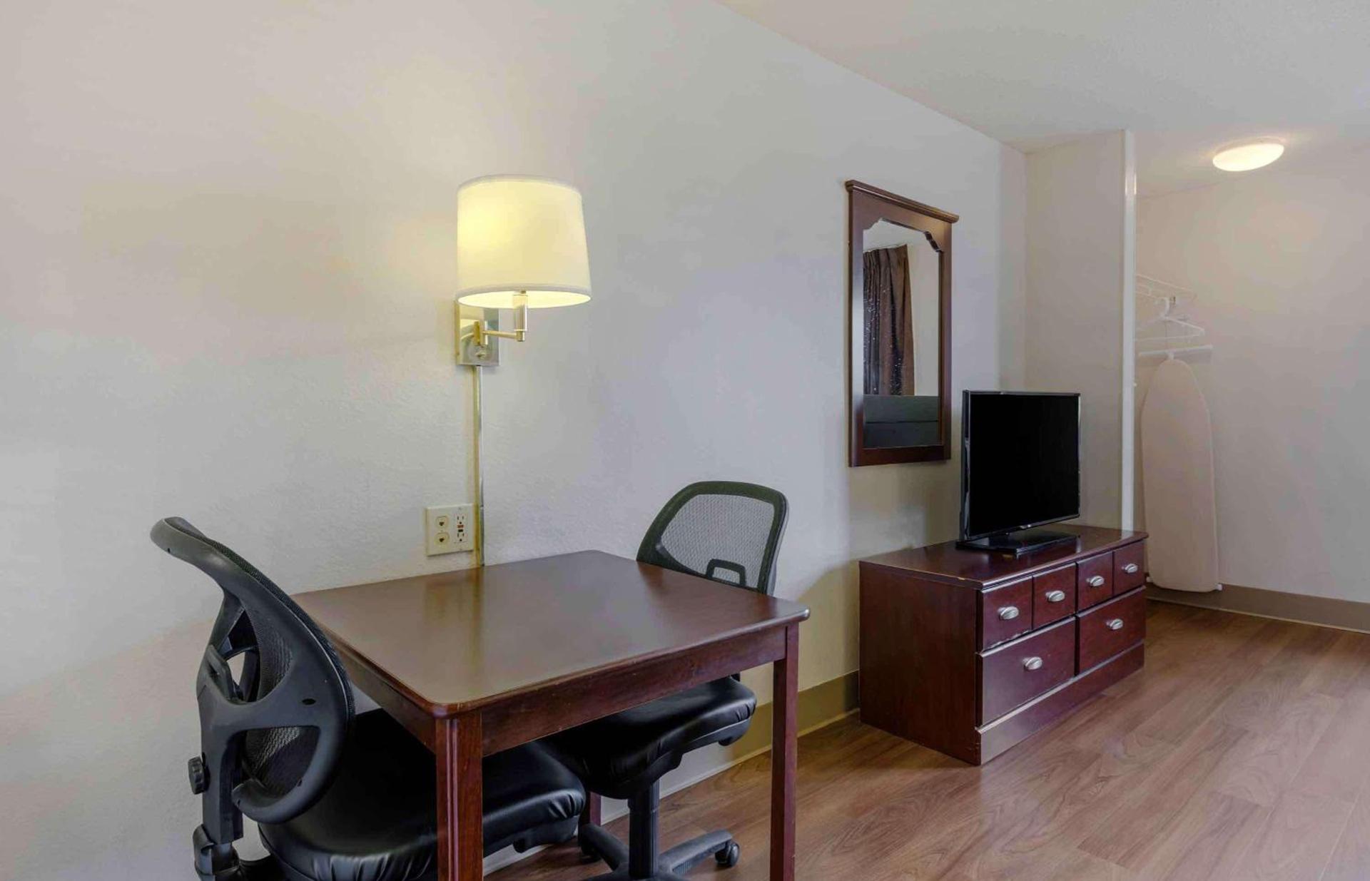 Extended Stay America Suites - Orlando - Lake Mary - 1036 Greenwood Blvd photo 23