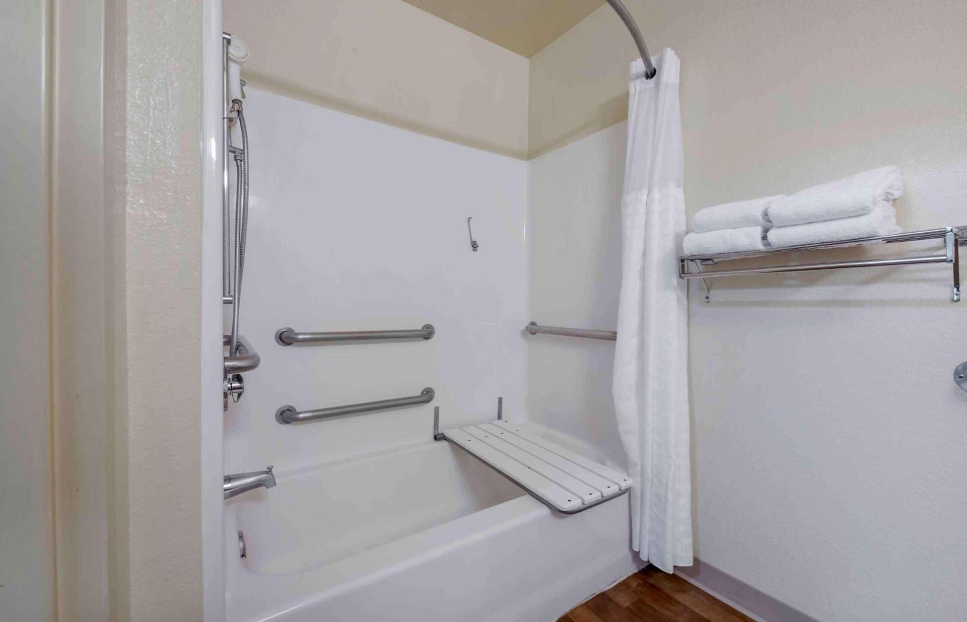 Extended Stay America Suites - Orlando - Lake Mary - 1036 Greenwood Blvd photo 34