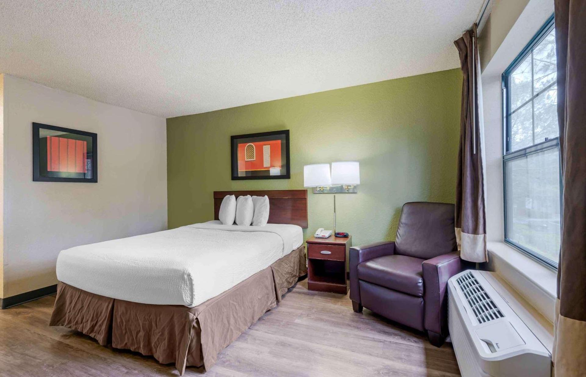 Extended Stay America Select Suites - Orlando - Maitland - 1760 Pembrook Dr photo 6