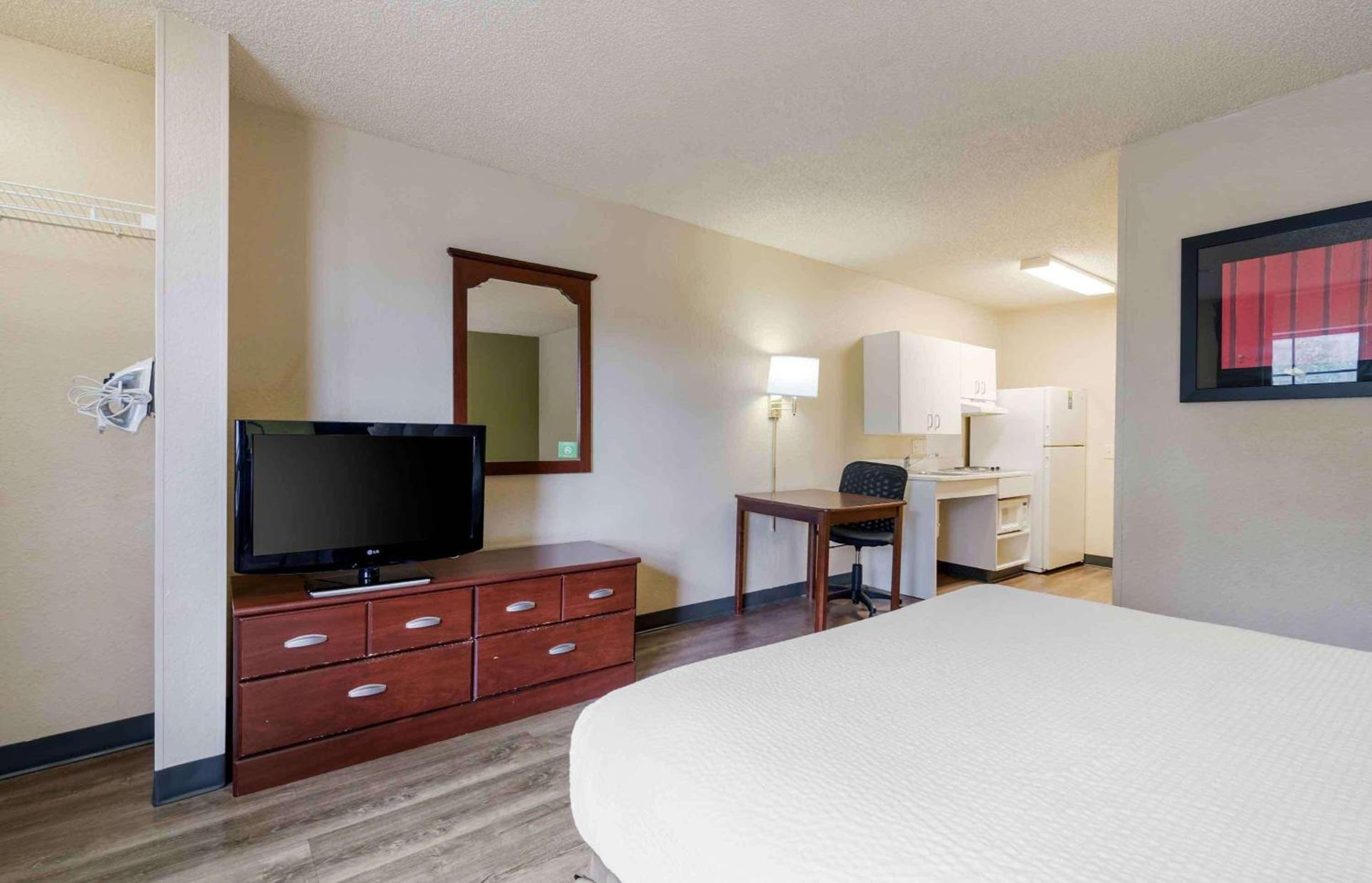 Extended Stay America Select Suites - Orlando - Maitland - 1760 Pembrook Dr photo 7