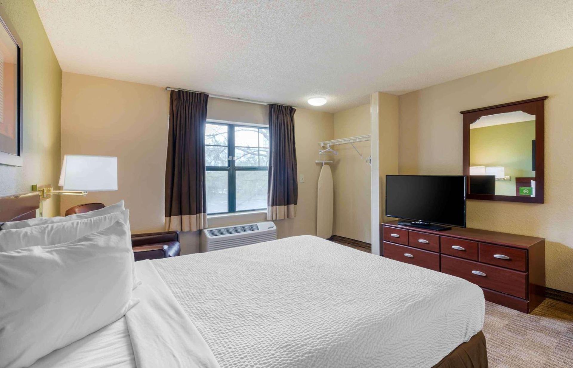Extended Stay America Select Suites - Orlando - Maitland - 1760 Pembrook Dr photo 10