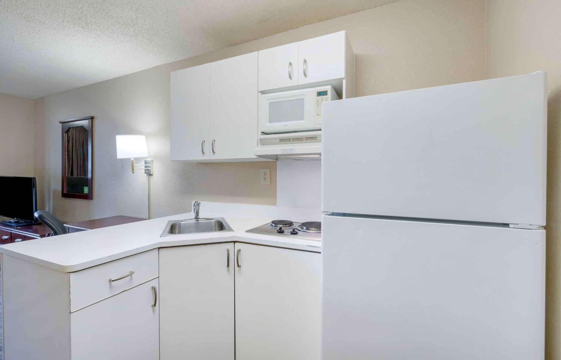 Extended Stay America Select Suites - Orlando - Maitland - 1760 Pembrook Dr photo 12