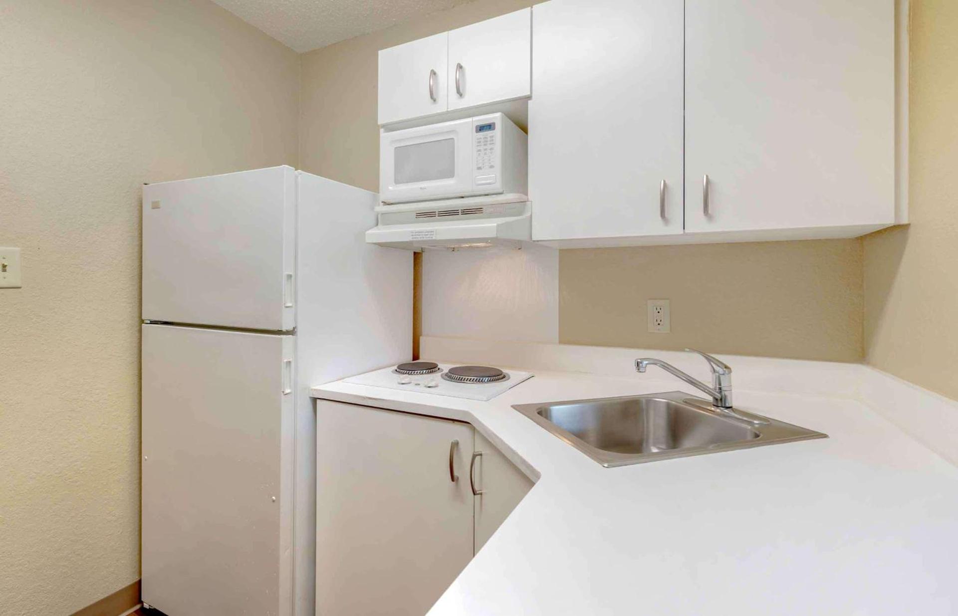 Extended Stay America Select Suites - Orlando - Maitland - 1760 Pembrook Dr photo 13