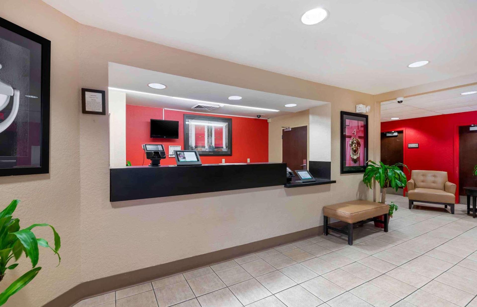 Extended Stay America Select Suites - Jacksonville - Lenoir Avenue East photo 4