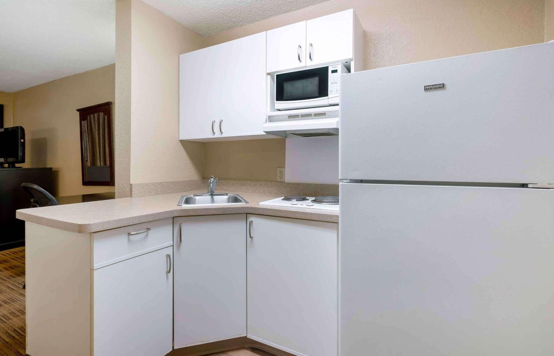 Extended Stay America Select Suites - Jacksonville - Lenoir Avenue East photo 11