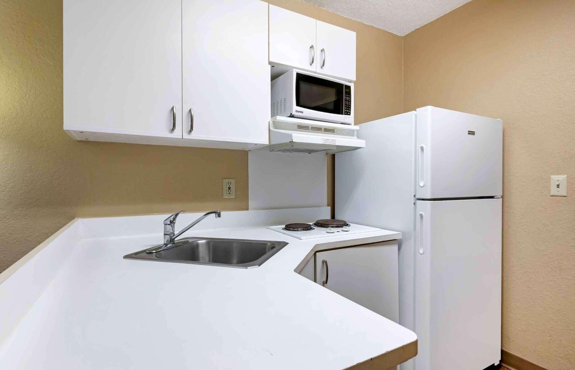 Extended Stay America Select Suites - Jacksonville - Lenoir Avenue East photo 23