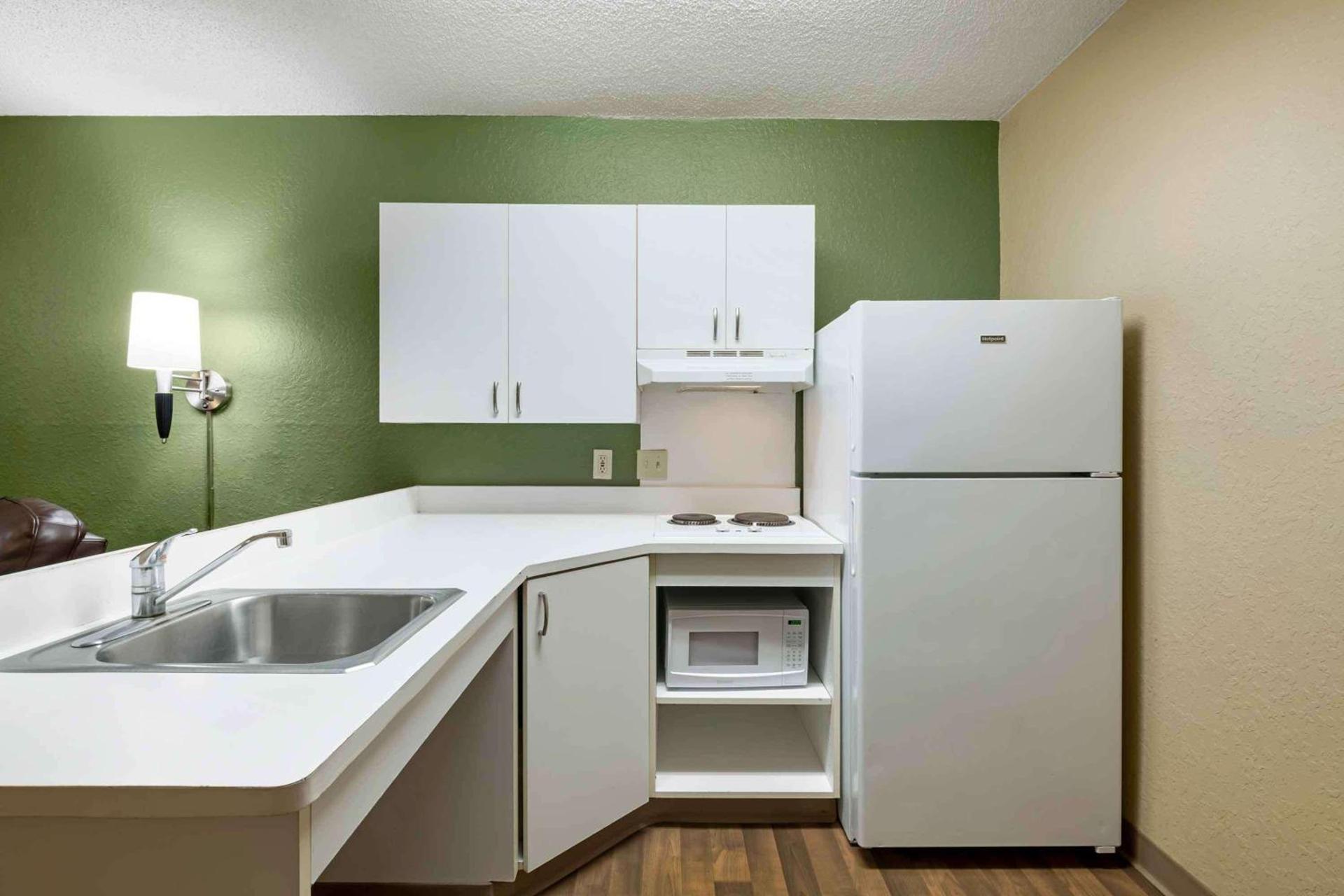 Extended Stay America Select Suites - Jacksonville - Lenoir Avenue East photo 31