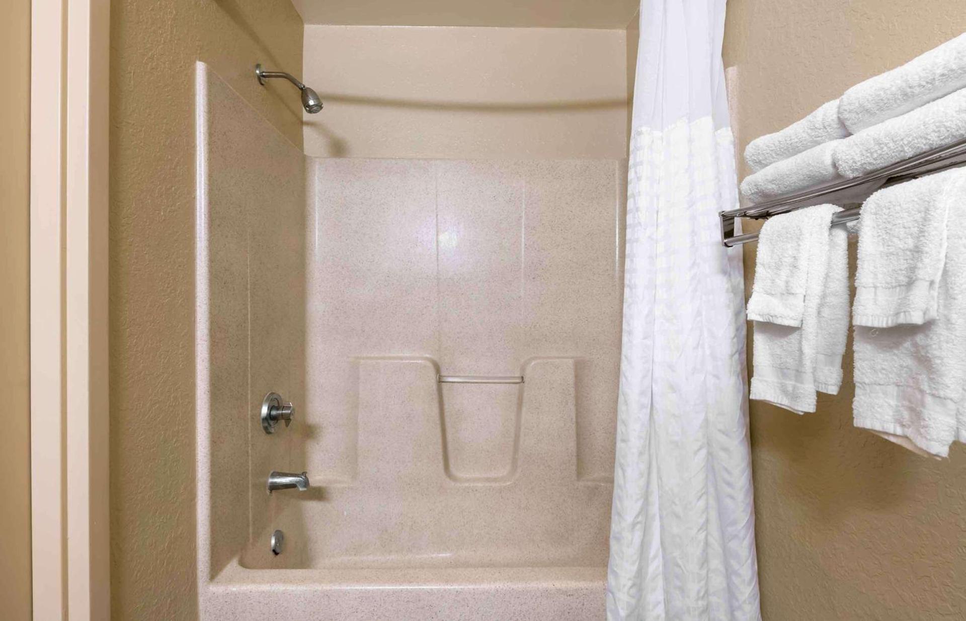 Extended Stay America Select Suites - Jacksonville - Lenoir Avenue East photo 35