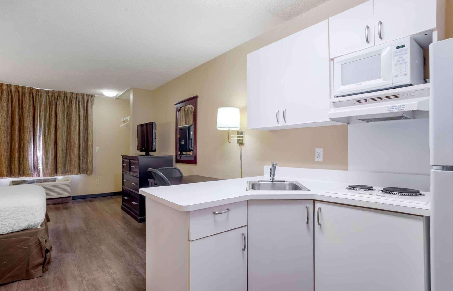 Extended Stay America Suites - Pensacola - University Mall photo 11