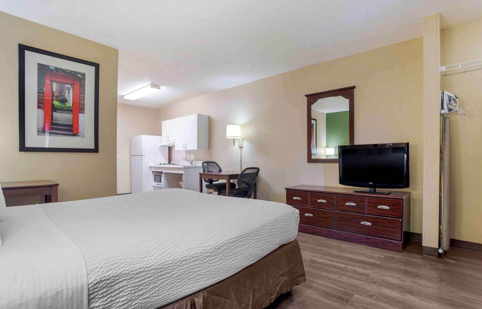 Extended Stay America Suites - Pensacola - University Mall photo 13