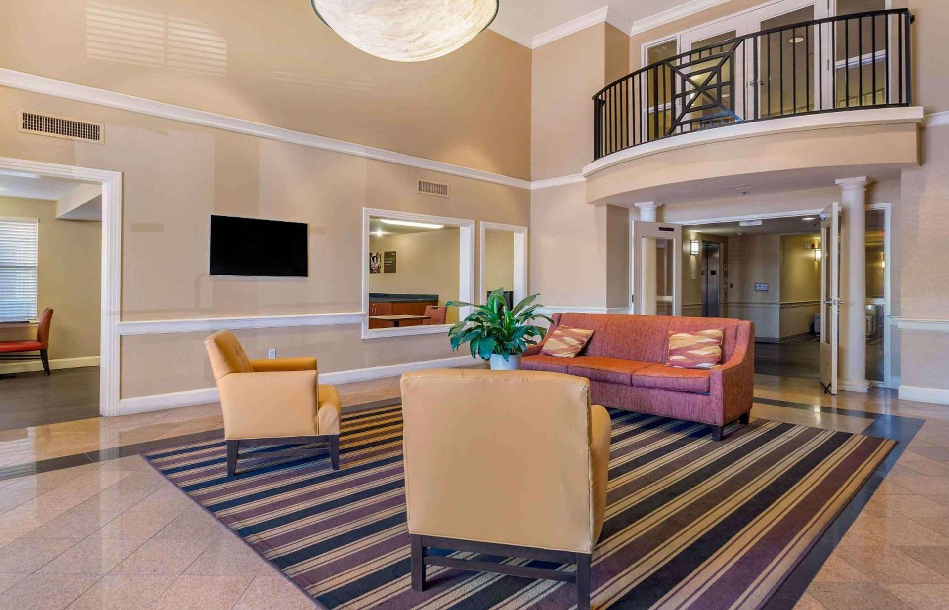 Extended Stay America Suites - Tampa - Airport - N Westshore Blvd photo 3