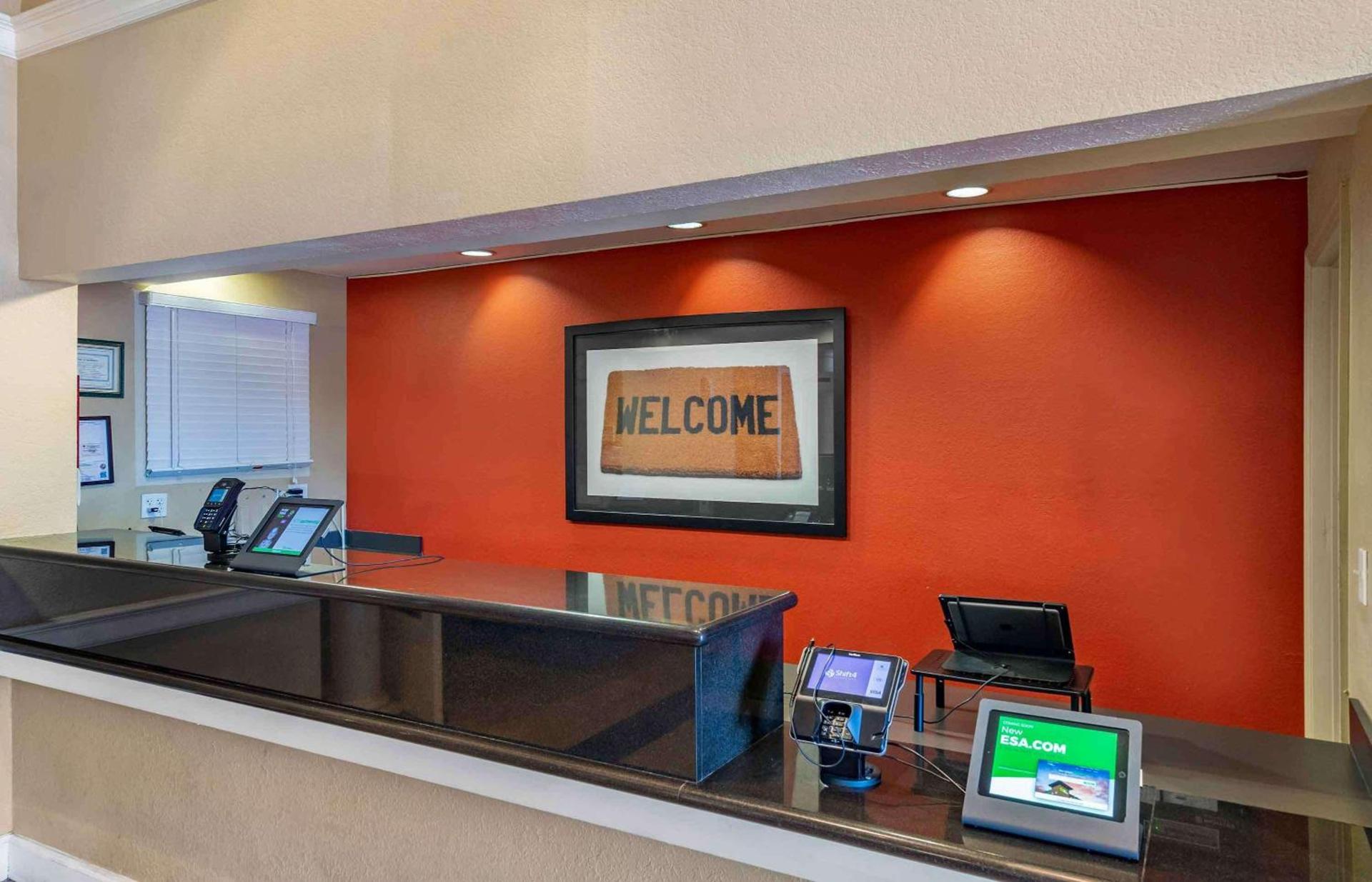 Extended Stay America Suites - Tampa - Airport - N Westshore Blvd photo 4