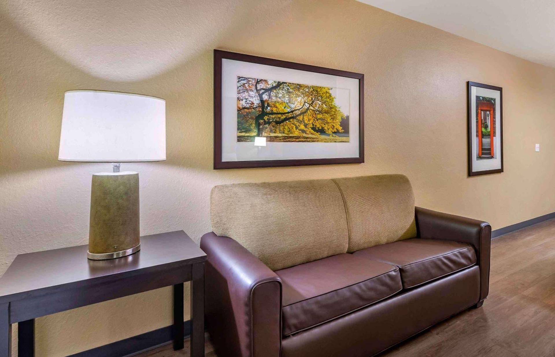Extended Stay America Suites - Tampa - Airport - N Westshore Blvd photo 17