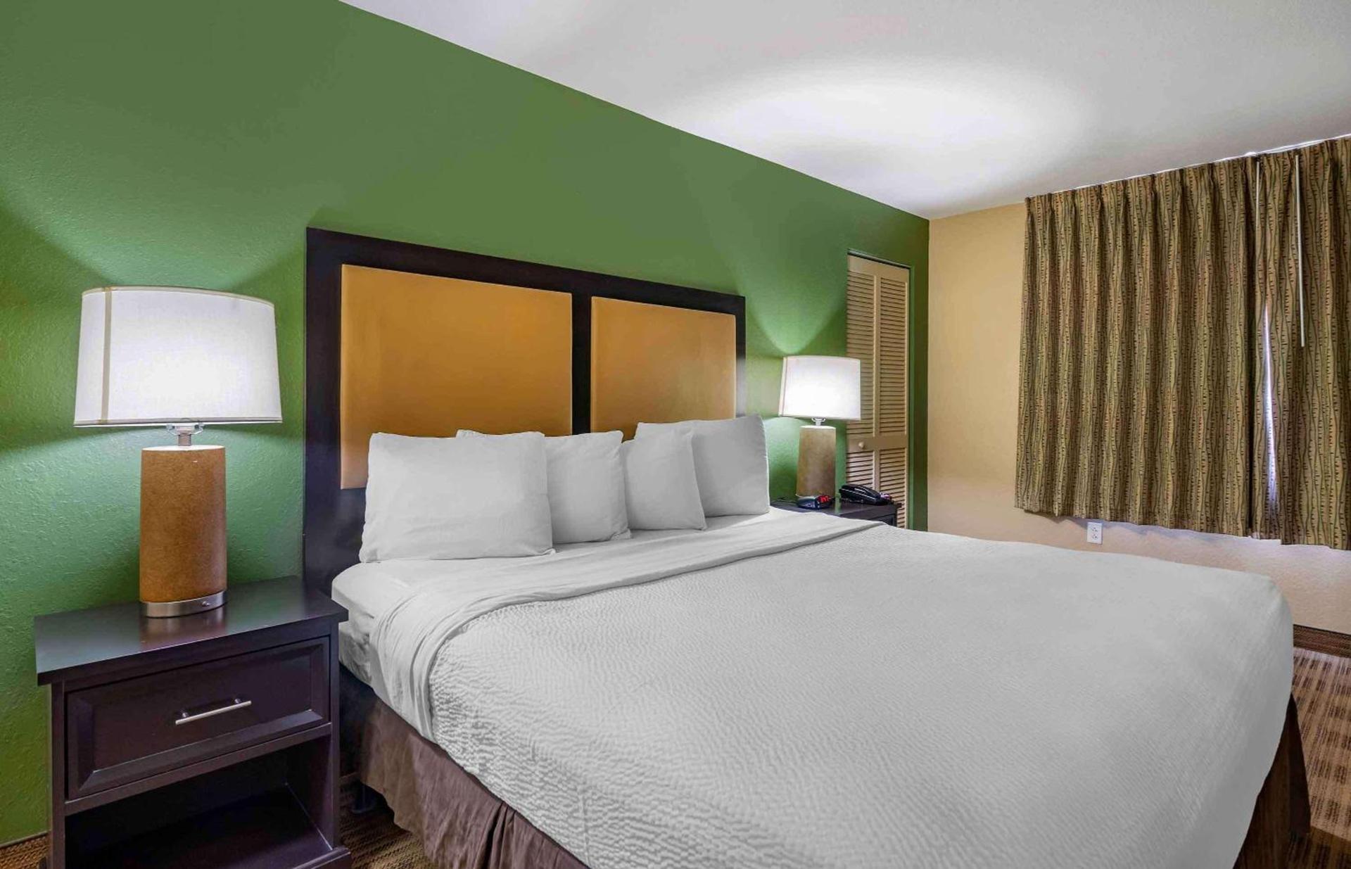 Extended Stay America Suites - Tampa - Airport - N Westshore Blvd photo 26