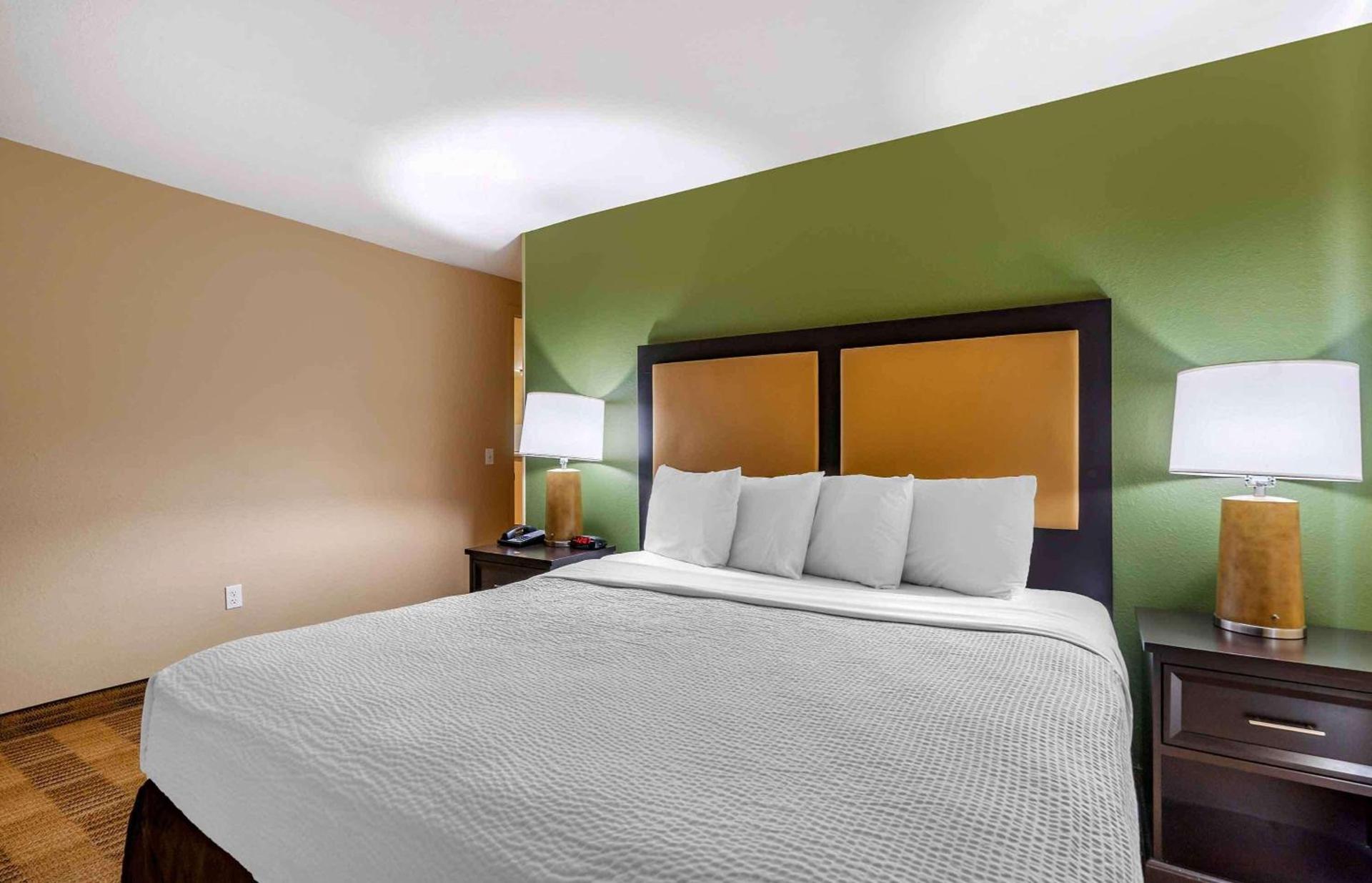 Extended Stay America Suites - Tampa - Airport - N Westshore Blvd photo 28