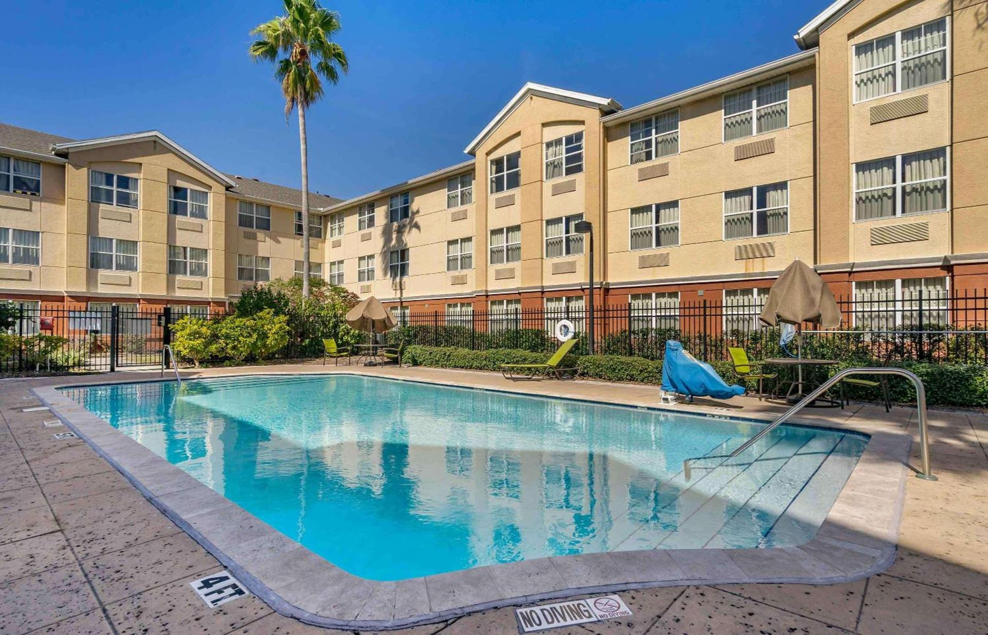 Extended Stay America Suites - Tampa - Airport - N Westshore Blvd photo 38