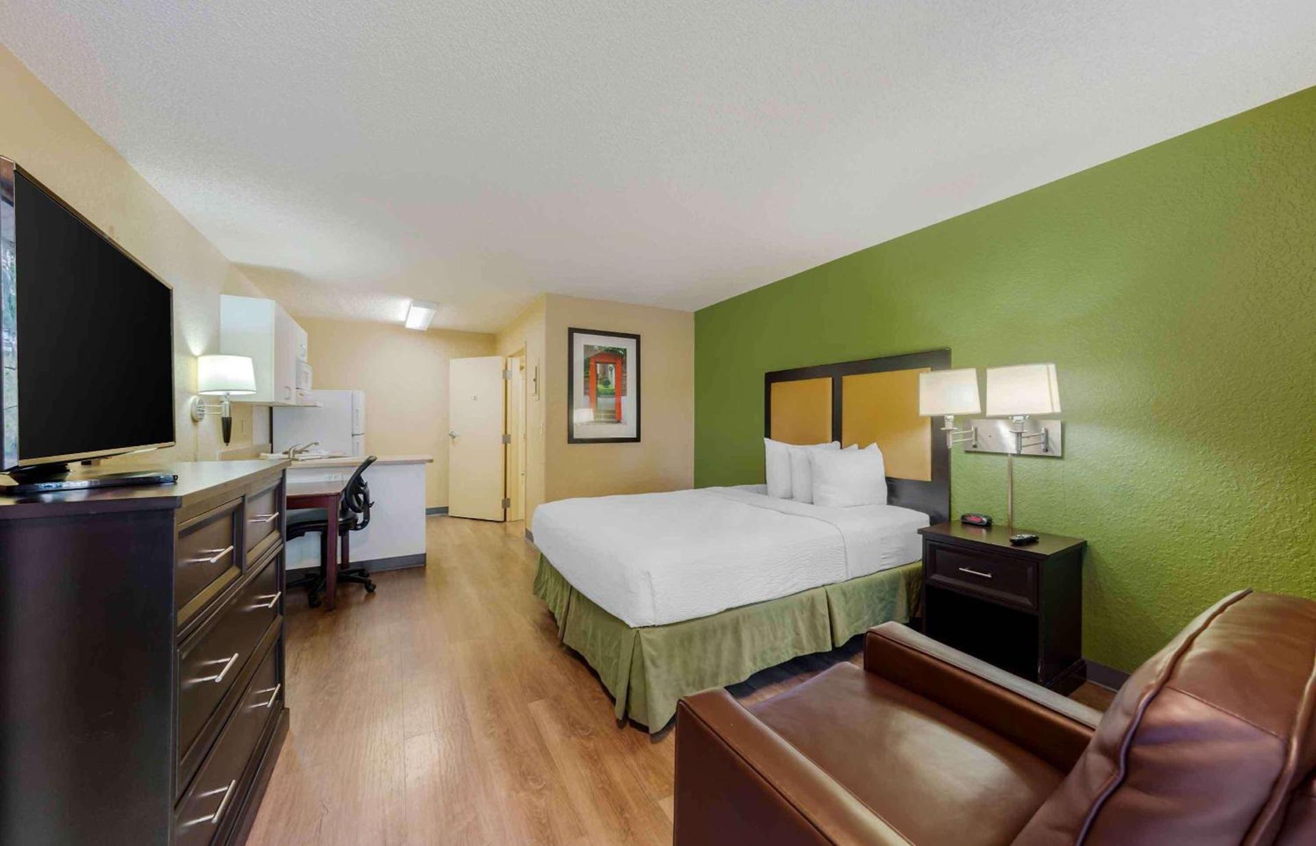 Extended Stay America Suites - Fort Lauderdale - Cypress Creek - Andrews Ave photo 9