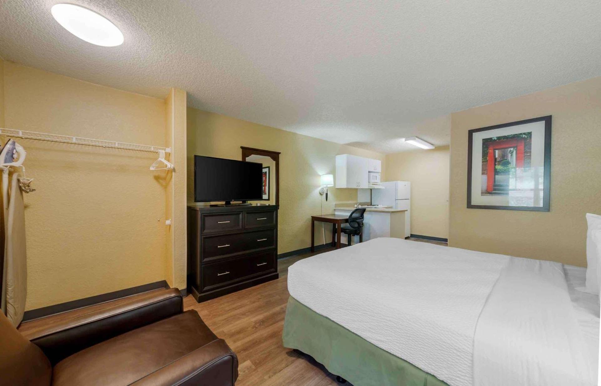 Extended Stay America Suites - Fort Lauderdale - Cypress Creek - Andrews Ave photo 12