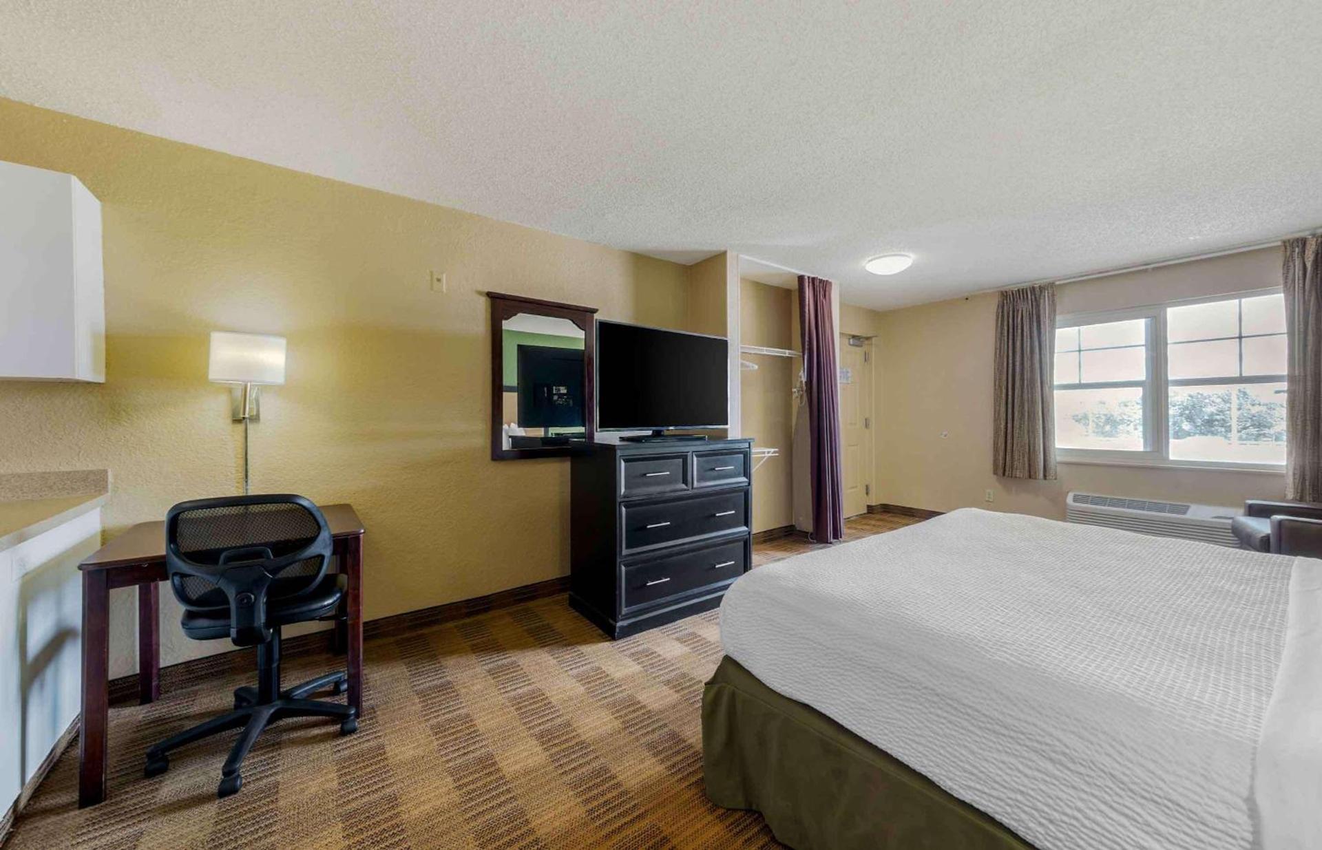 Extended Stay America Suites - Fort Lauderdale - Cypress Creek - Andrews Ave photo 16