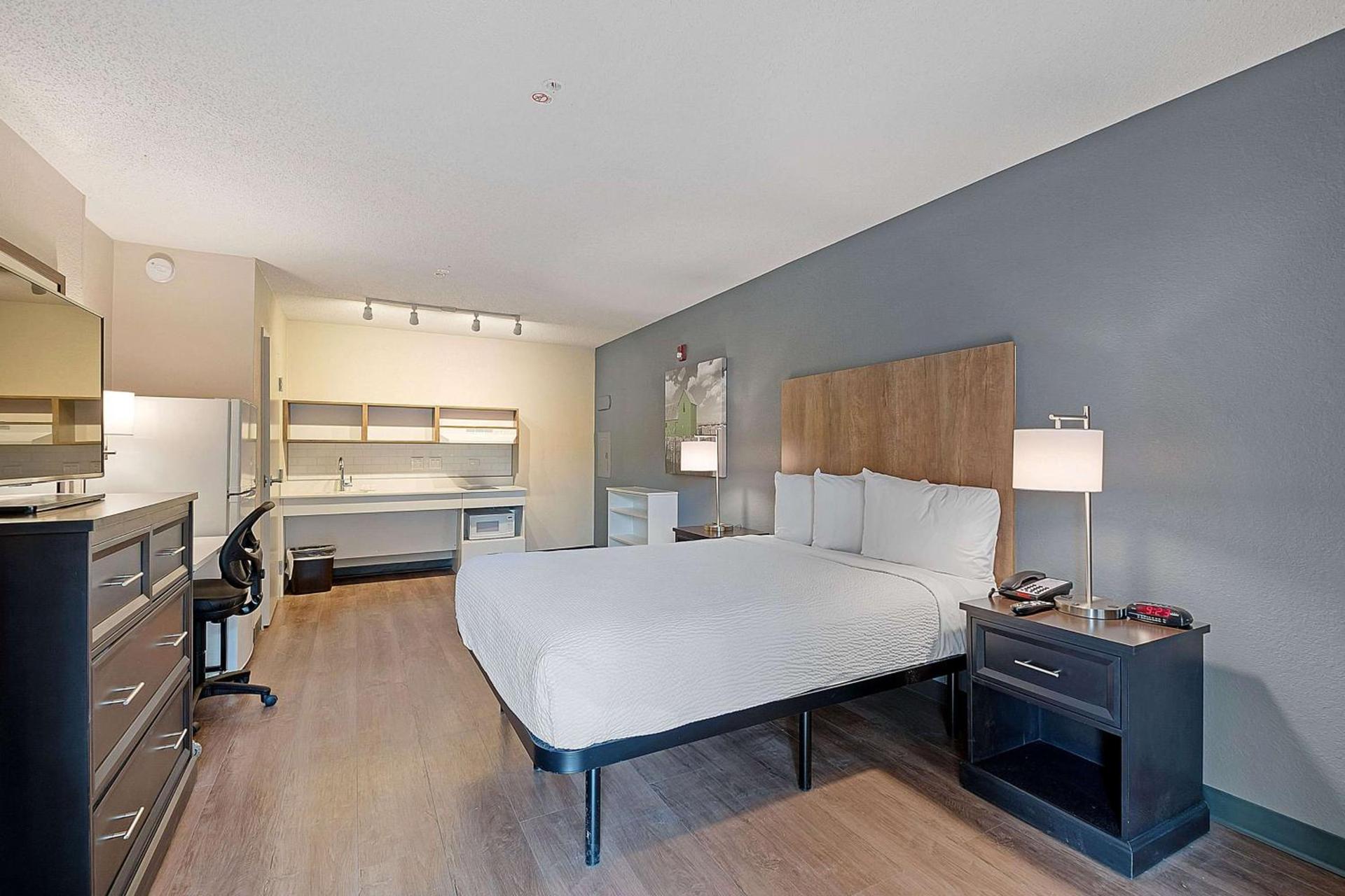 Extended Stay America Suites - Miami - Airport - Blue Lagoon photo 8