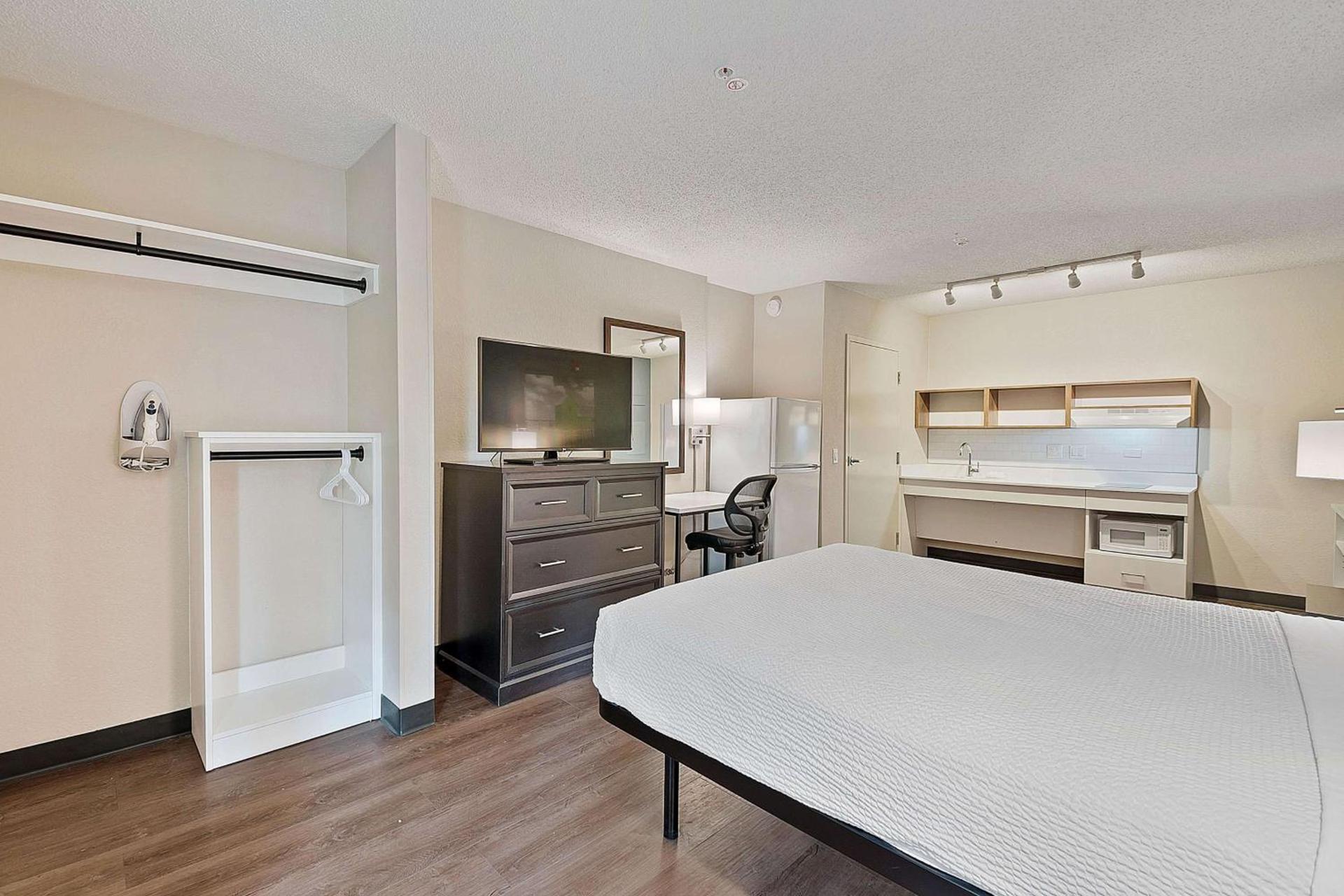 Extended Stay America Suites - Miami - Airport - Blue Lagoon photo 10