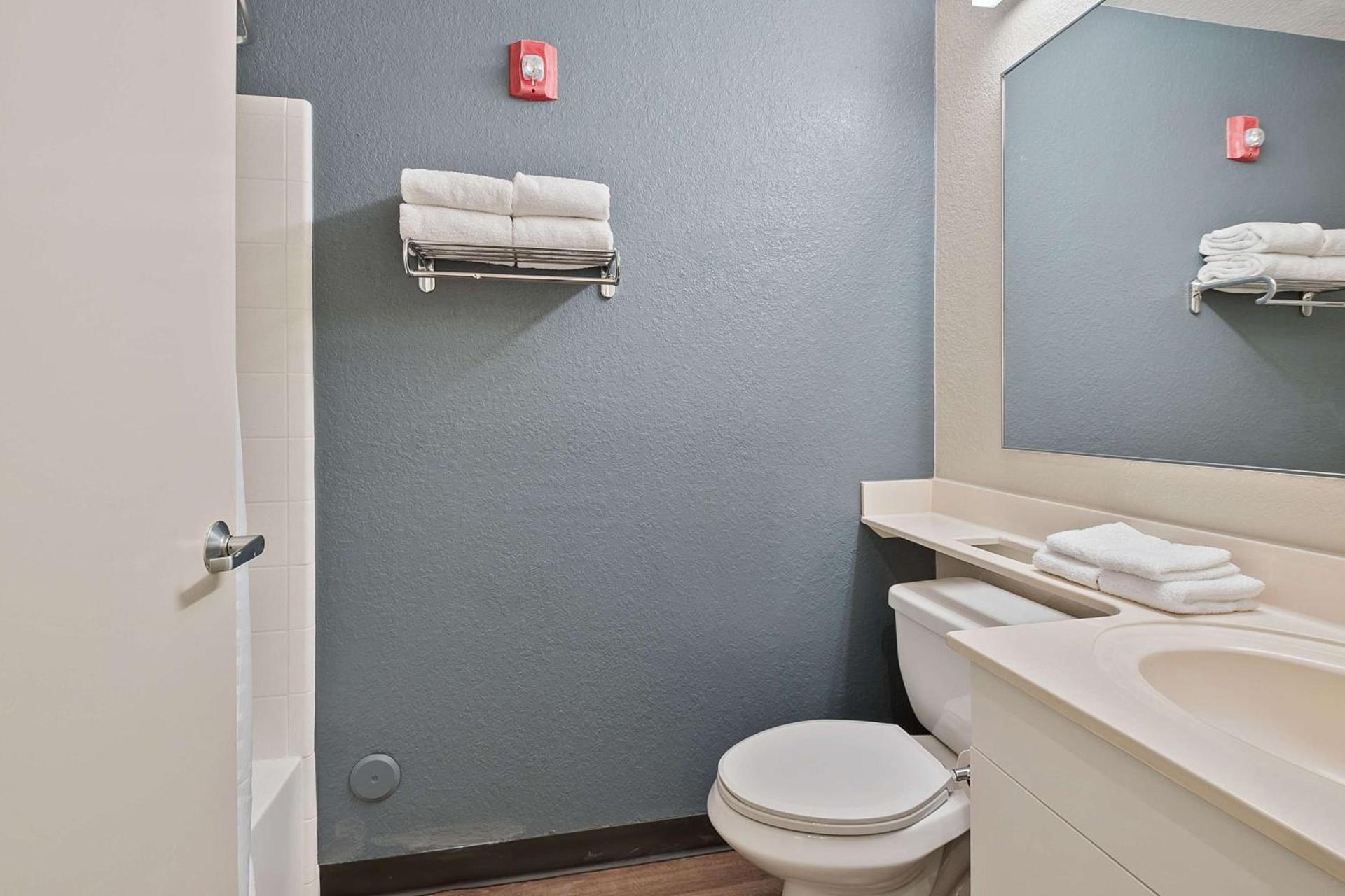Extended Stay America Suites - Miami - Airport - Blue Lagoon photo 51