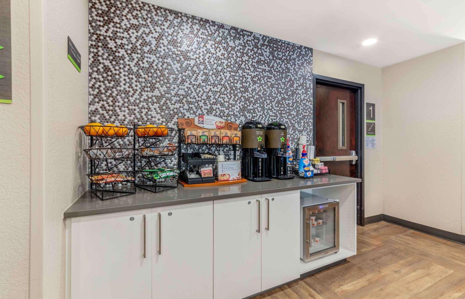 Extended Stay America Premier Suites - Miami - Airport - Doral - 87th Avenue South photo 6