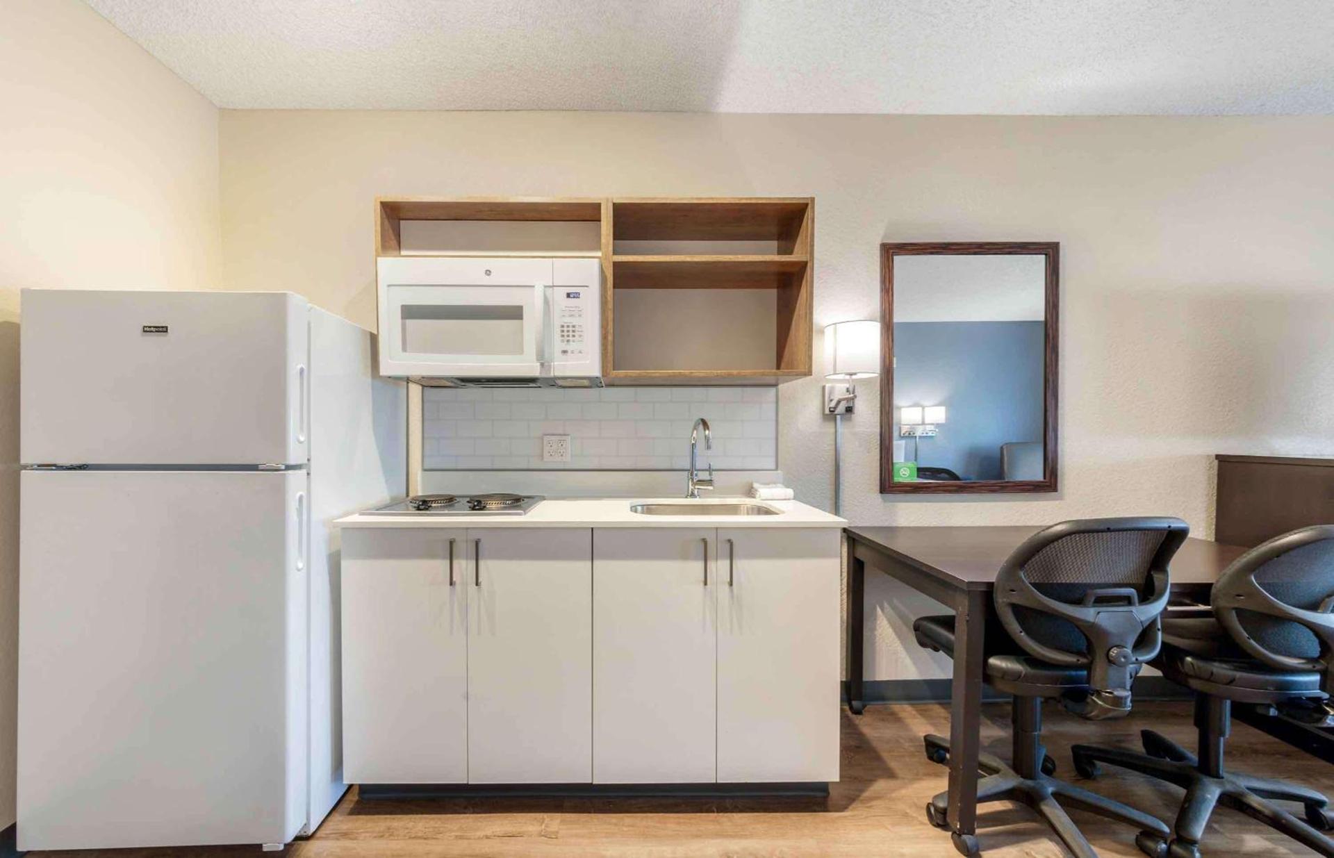 Extended Stay America Premier Suites - Miami - Airport - Doral - 87th Avenue South photo 11