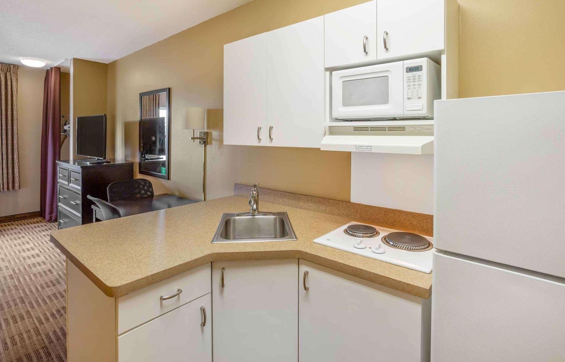 Extended Stay America Suites - Meadowlands - Rutherford photo 12