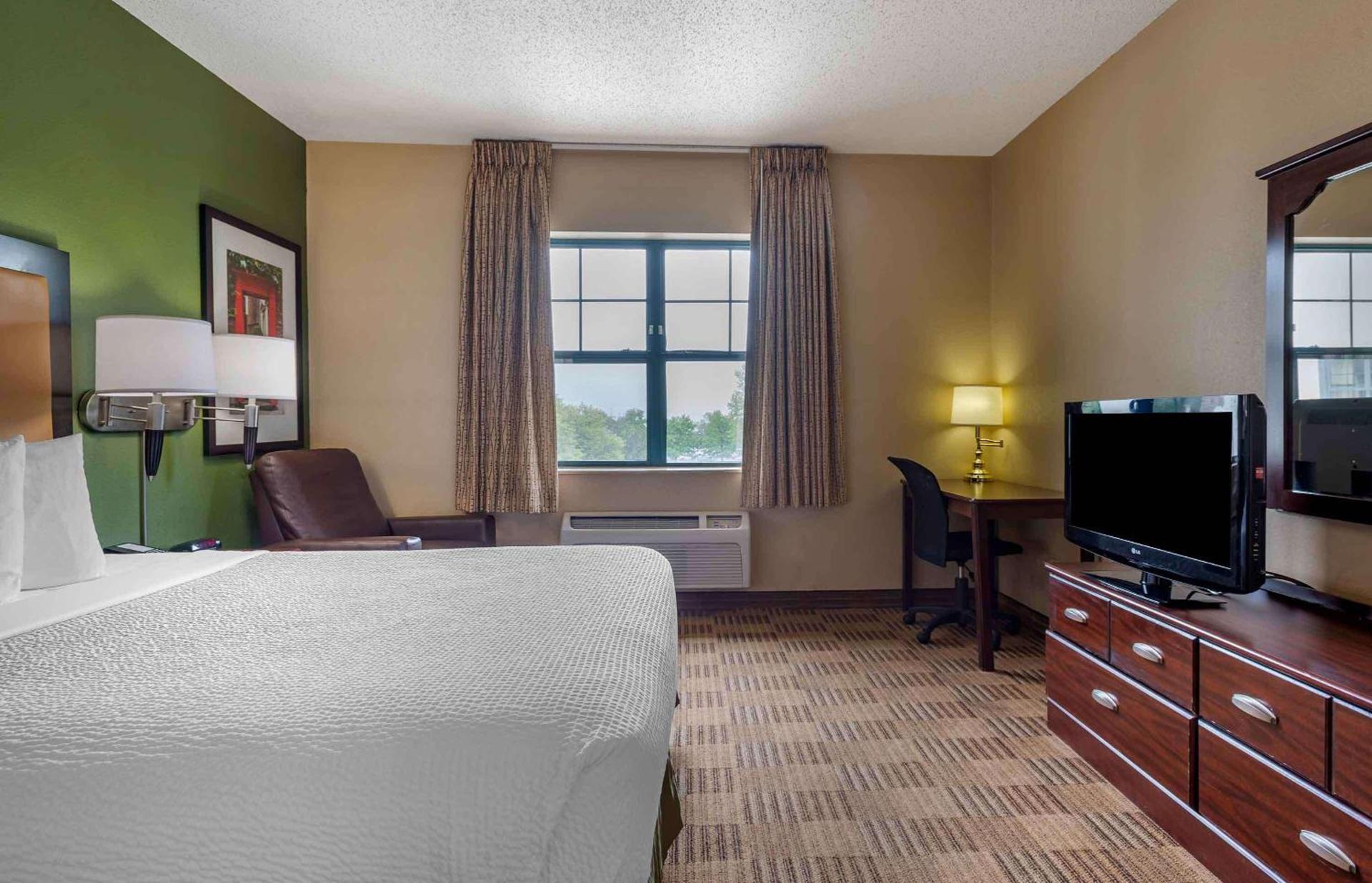 Extended Stay America Suites - Edison - Raritan Center photo 12