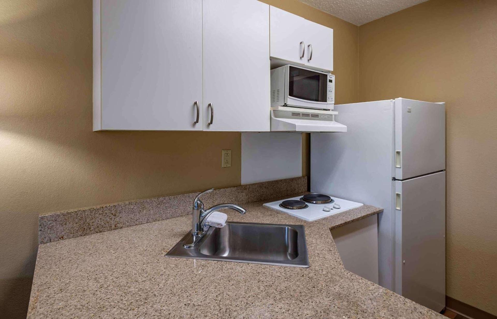 Extended Stay America Suites - Edison - Raritan Center photo 14