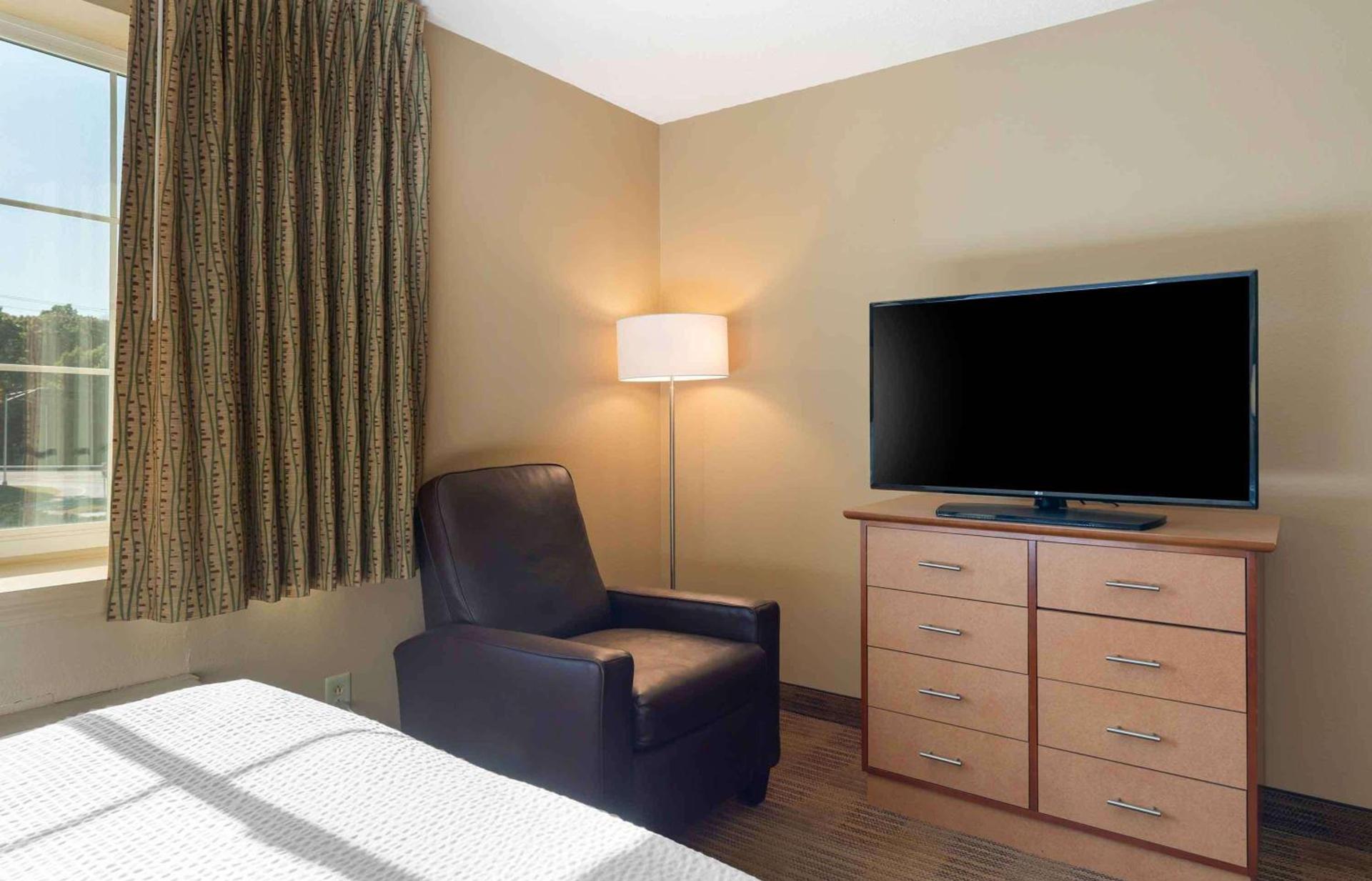 Extended Stay America Suites - Hartford - Farmington photo 11