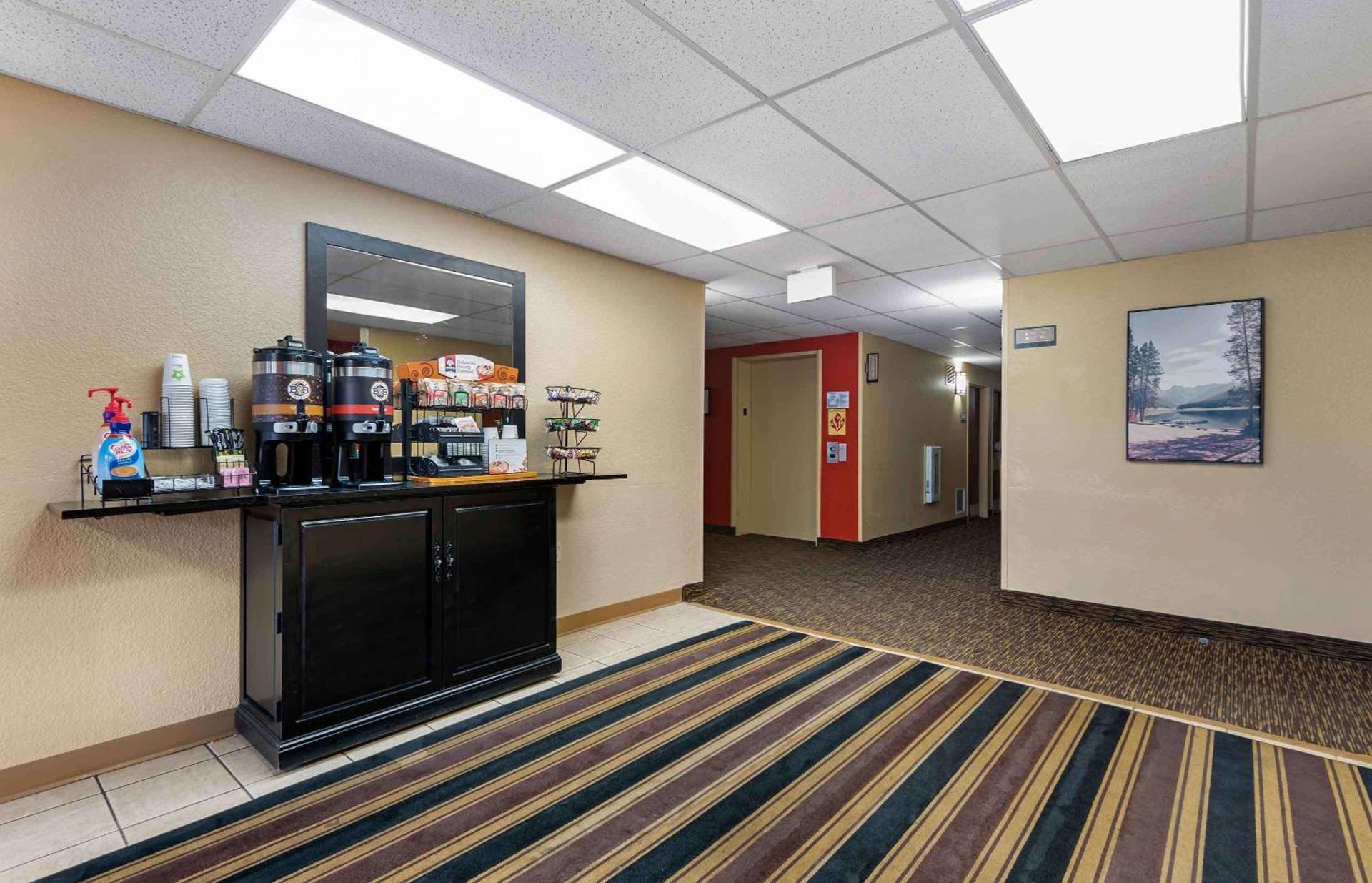 Studio 6 Extended Stay Rochester Greece NY photo 12