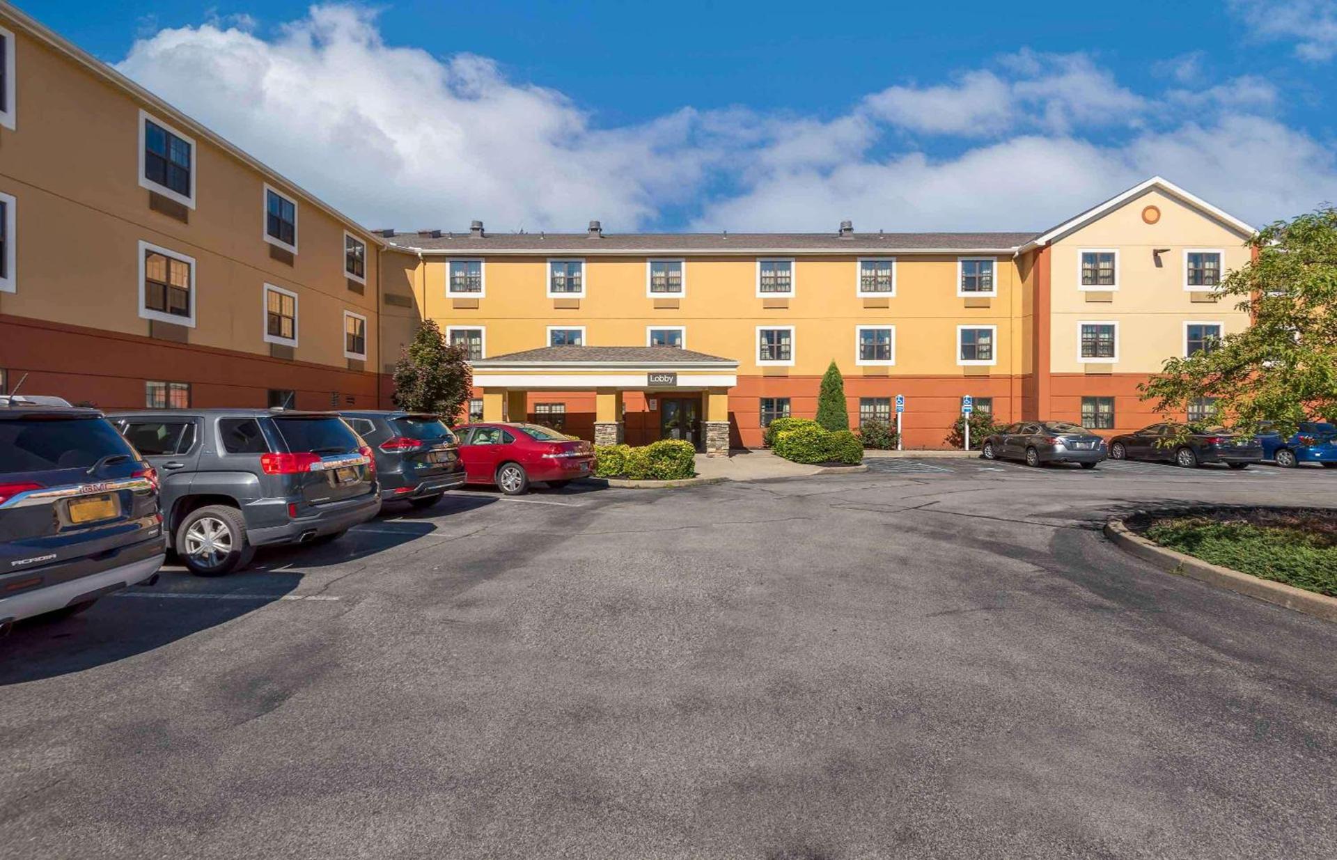Studio 6 Corporate Extended Stay Buffalo Amherst NY photo 4