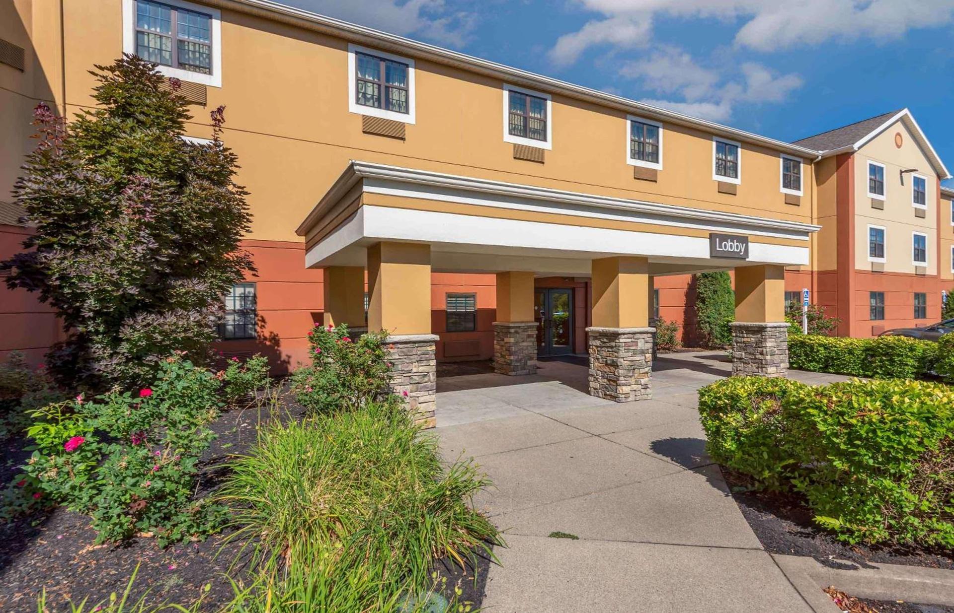 Studio 6 Corporate Extended Stay Buffalo Amherst NY photo 2