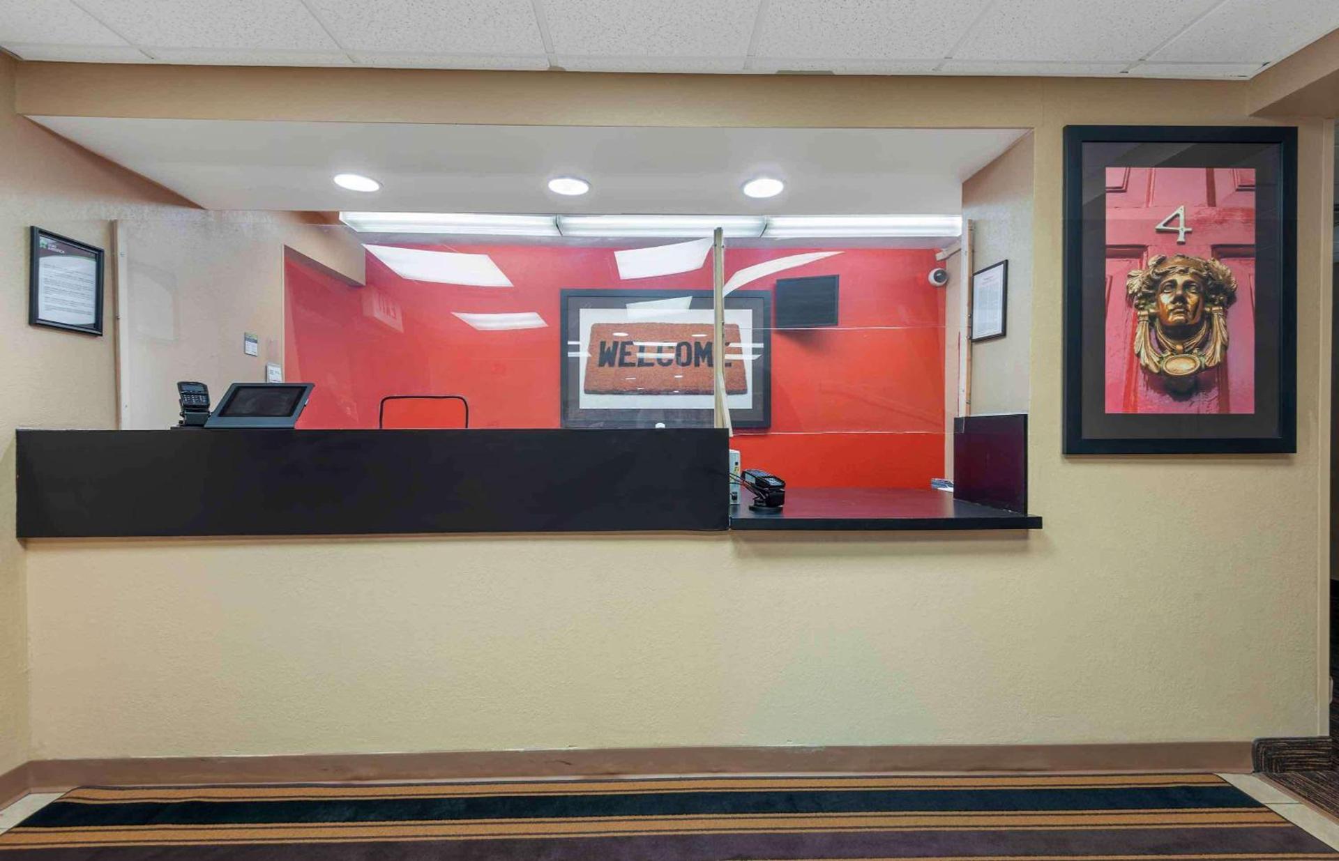 Studio 6 Corporate Extended Stay Buffalo Amherst NY photo 6