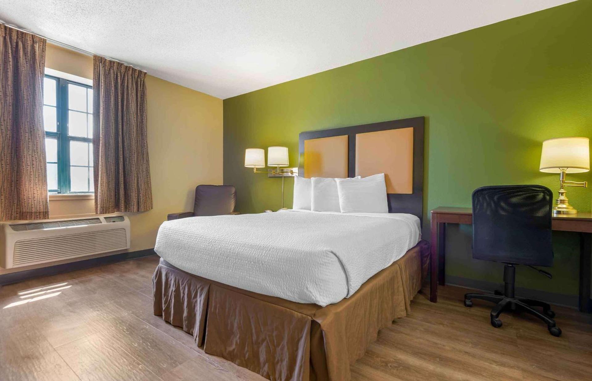 Studio 6 Corporate Extended Stay Buffalo Amherst NY photo 11